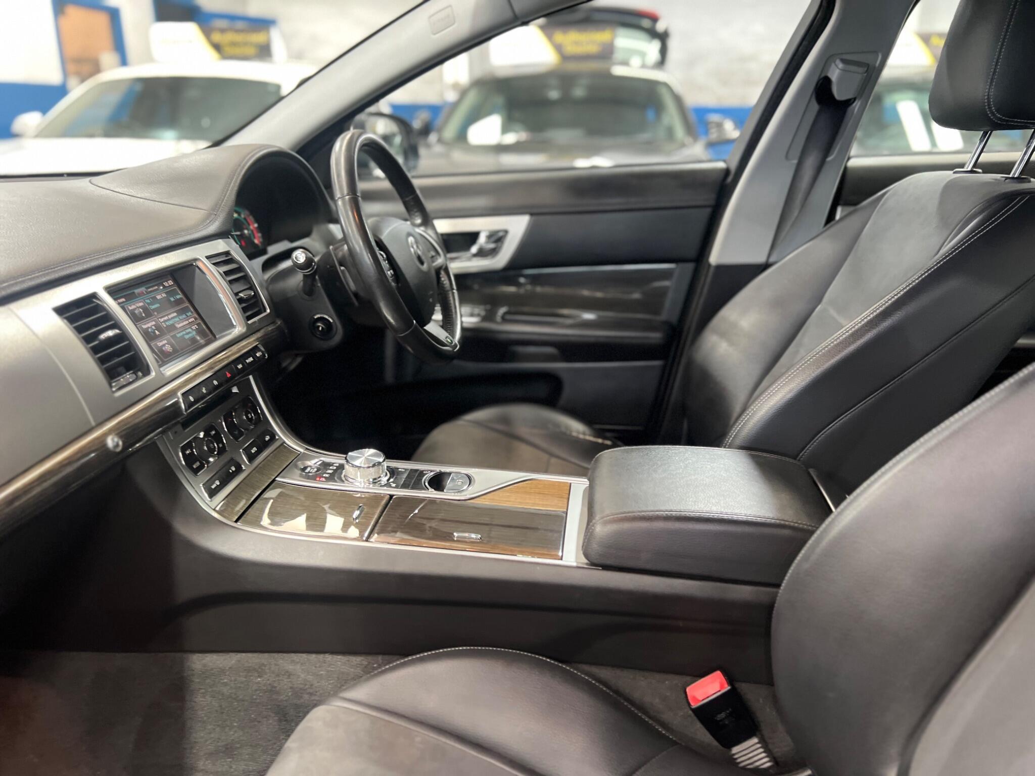 Jaguar XF - Image 27