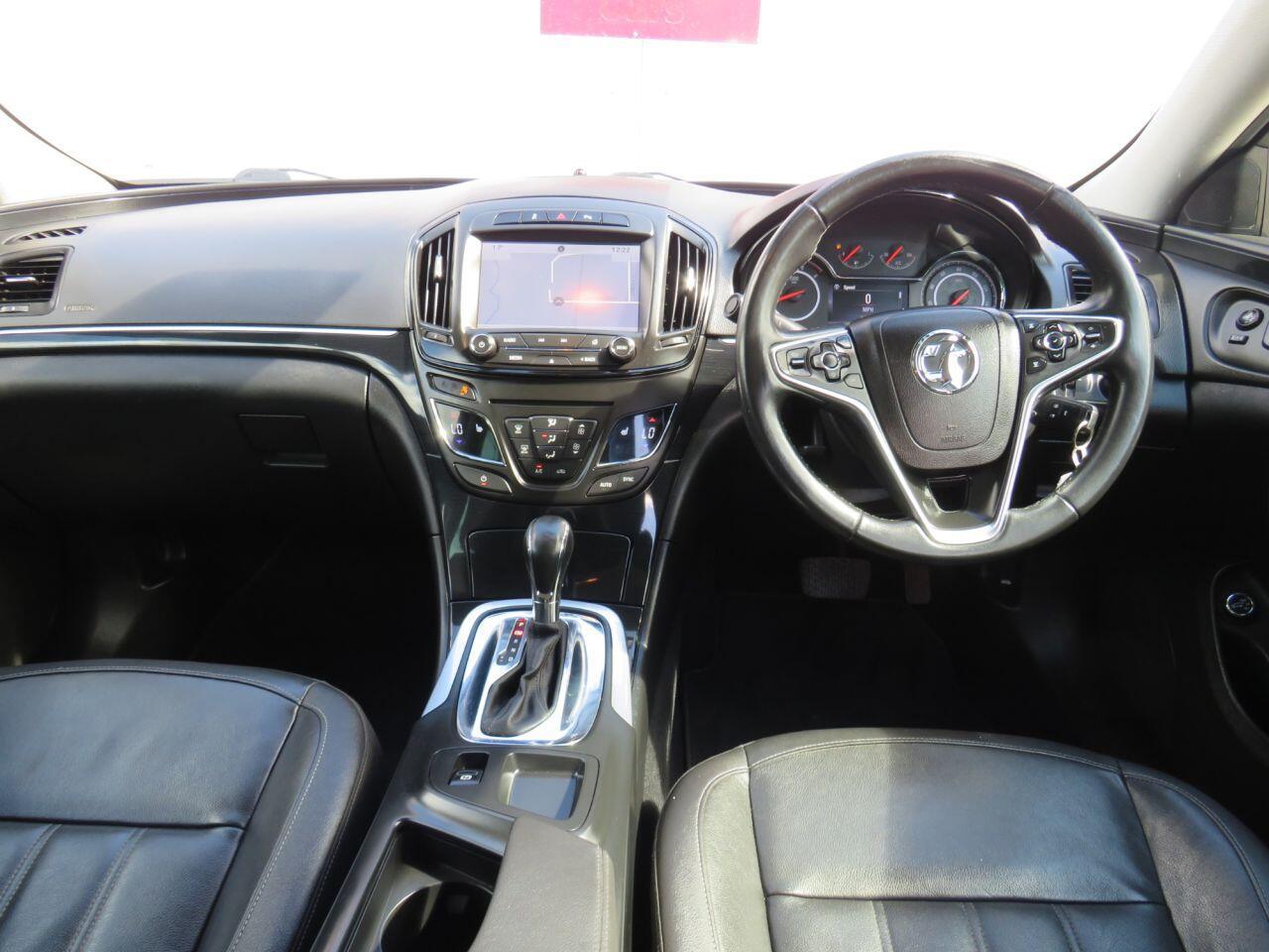 Vauxhall Insignia - Image 2