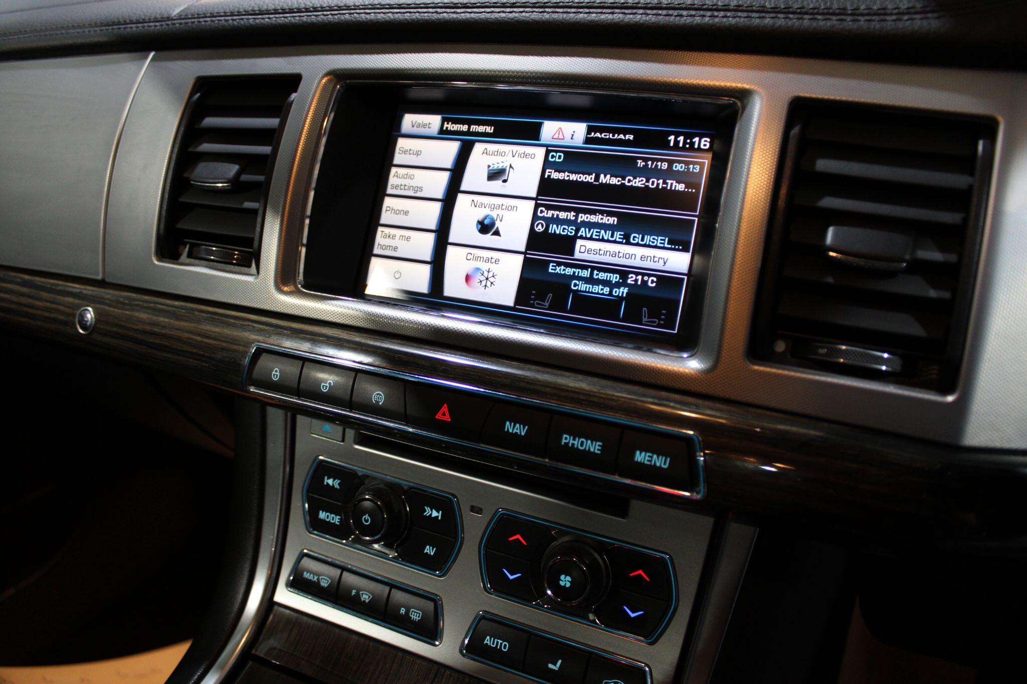 Jaguar XF - Image 12