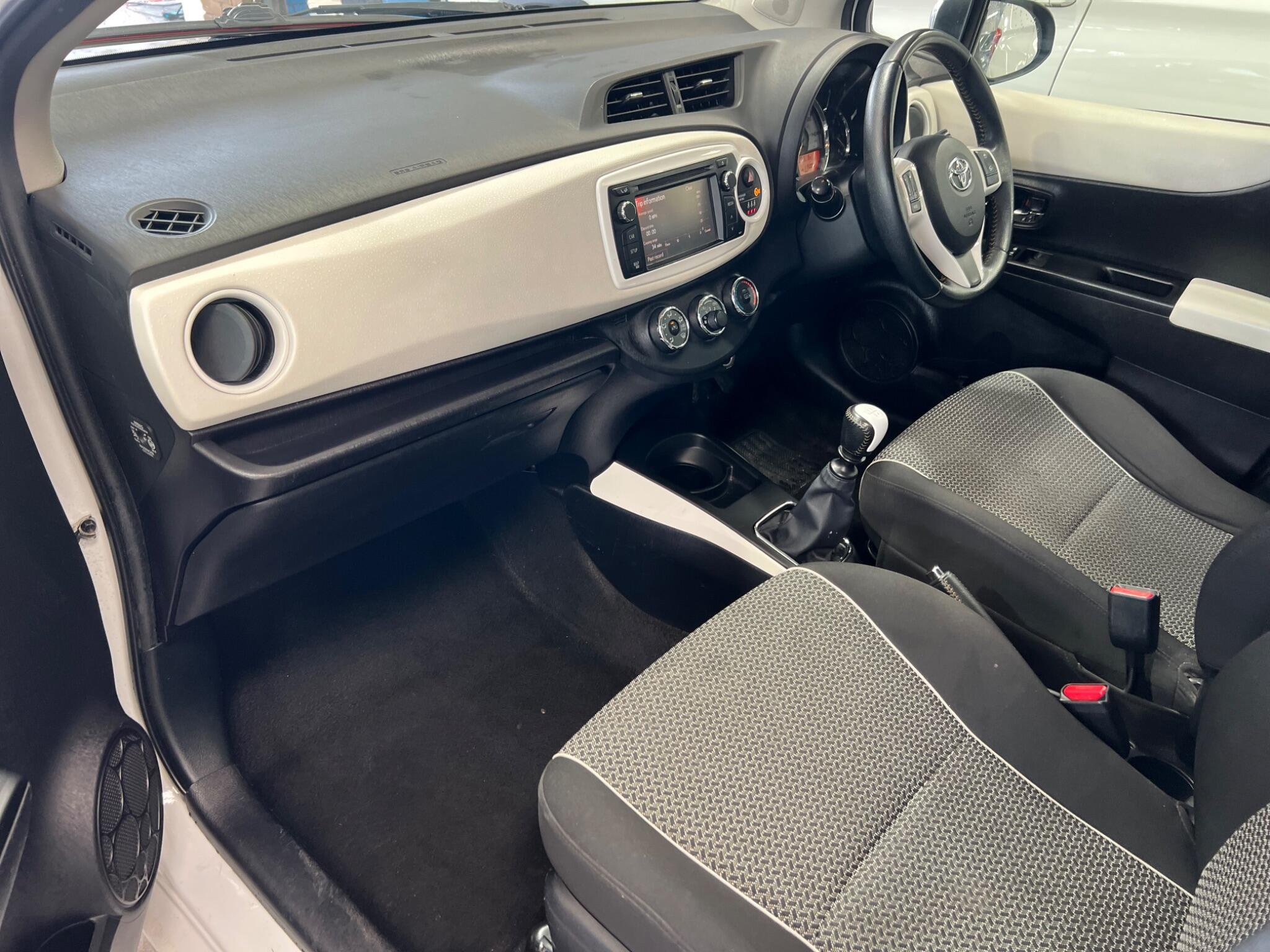 Toyota Yaris - Image 29