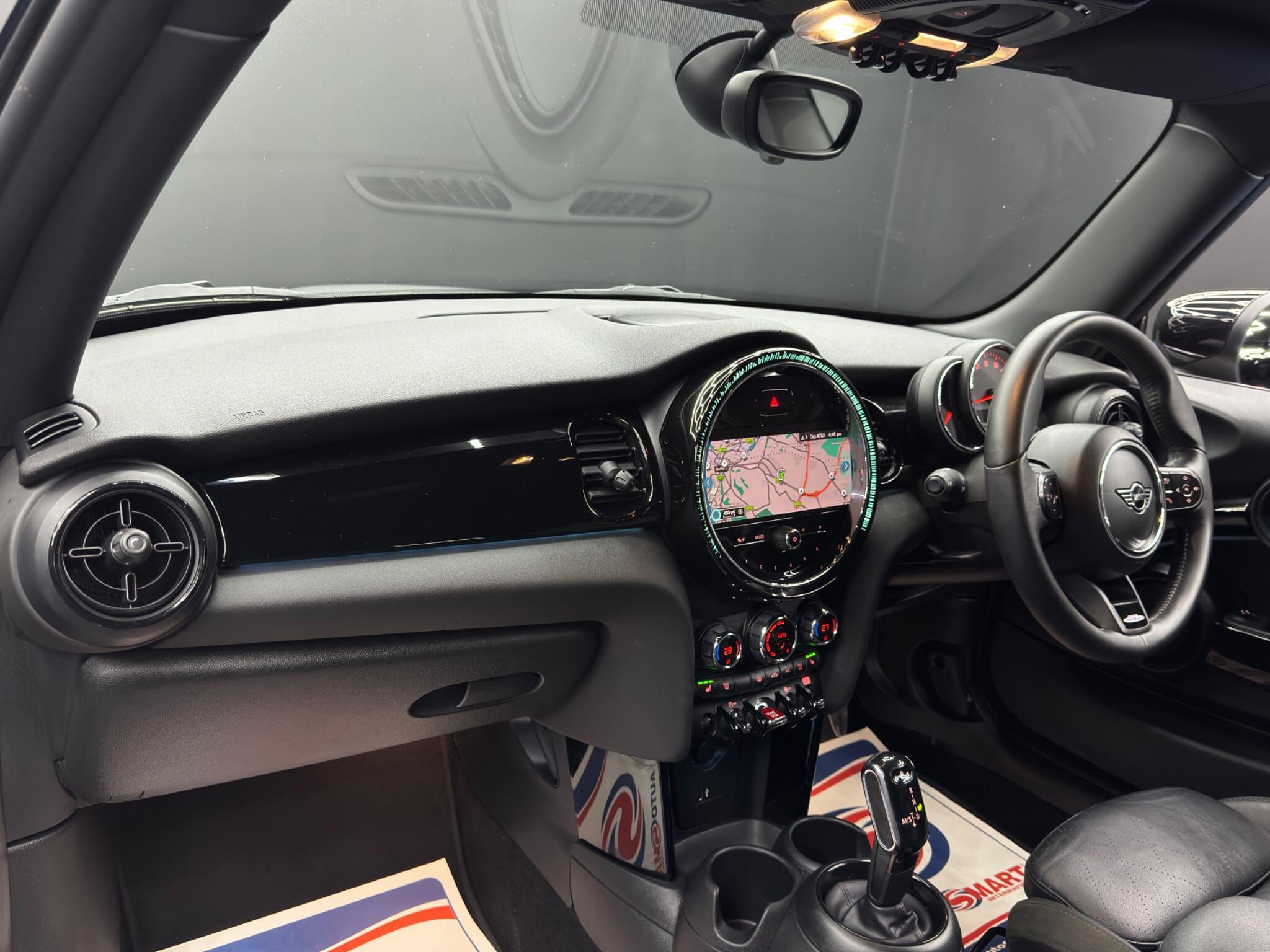 MINI Hatch - Image 11