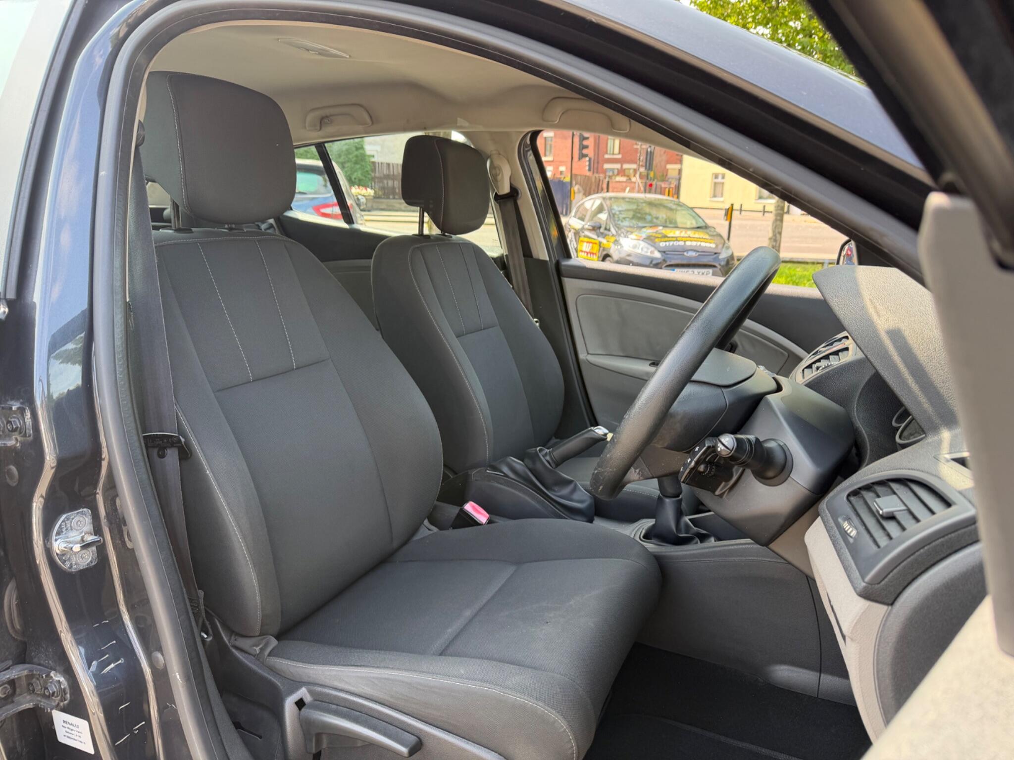 Renault Megane - Image 8