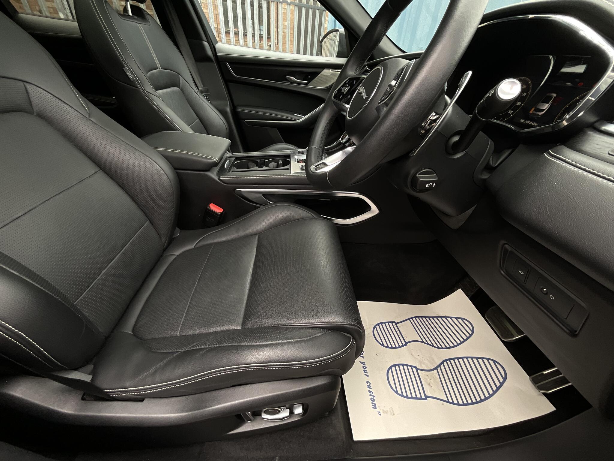 Jaguar F-Pace - Image 9