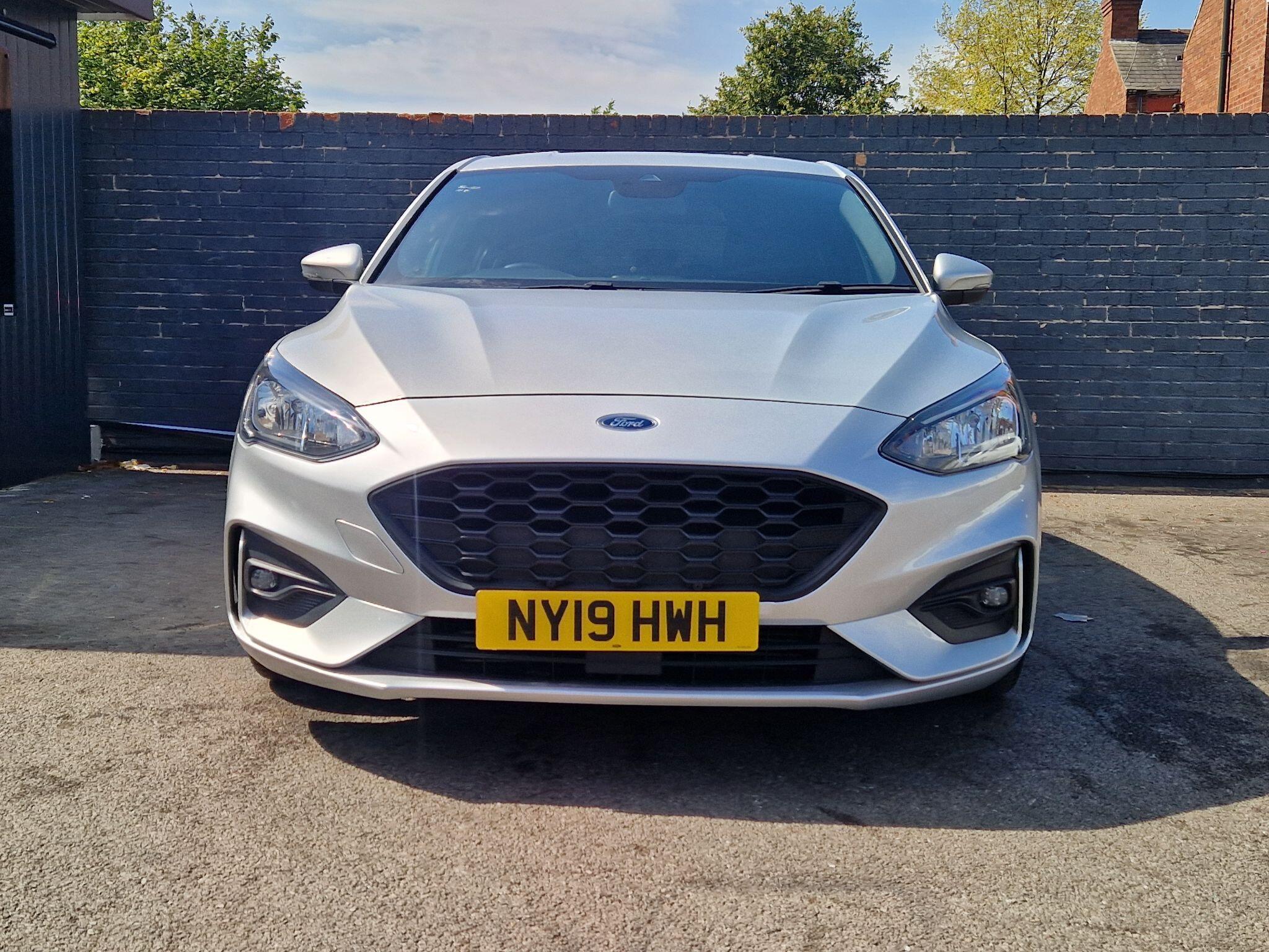 Ford Focus - Image 17