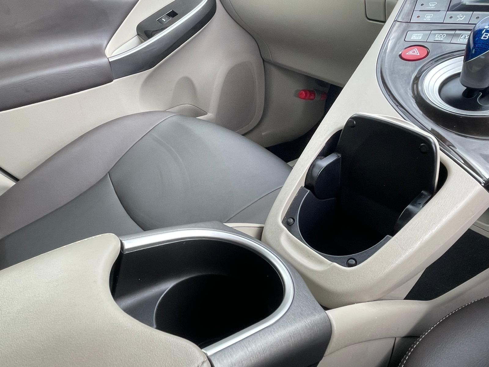 Toyota Prius - Image 21