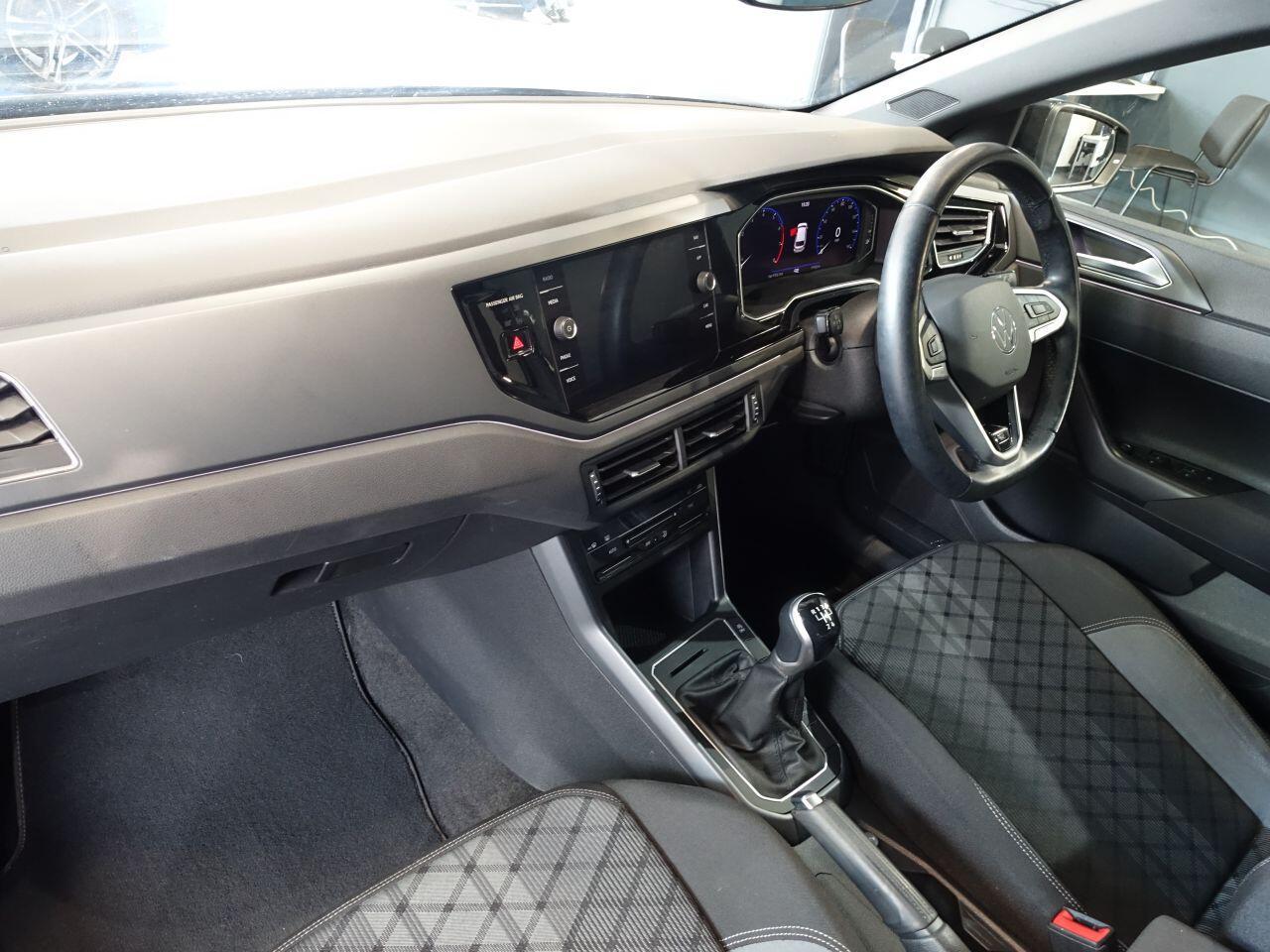 Volkswagen Polo - Image 11