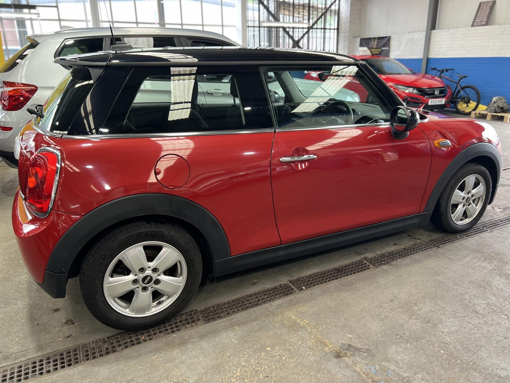 MINI Hatch - Image 10