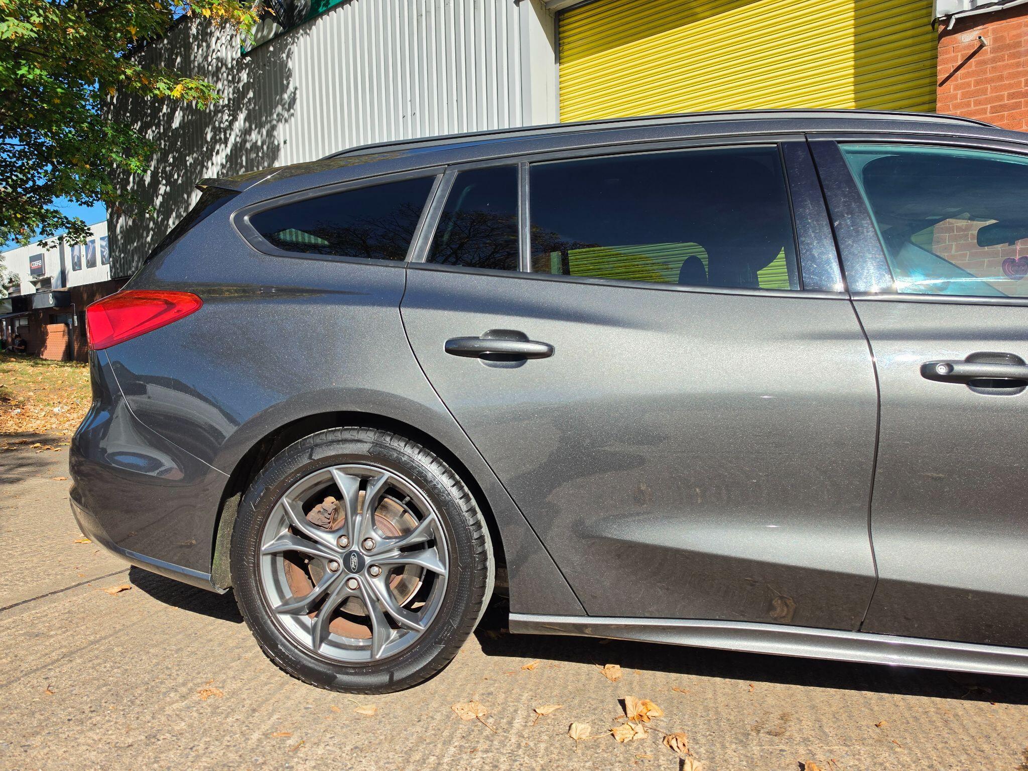 Ford Focus - Image 3