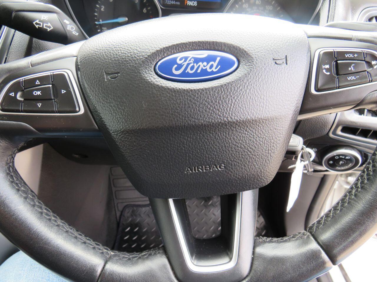 Ford Focus - Image 15