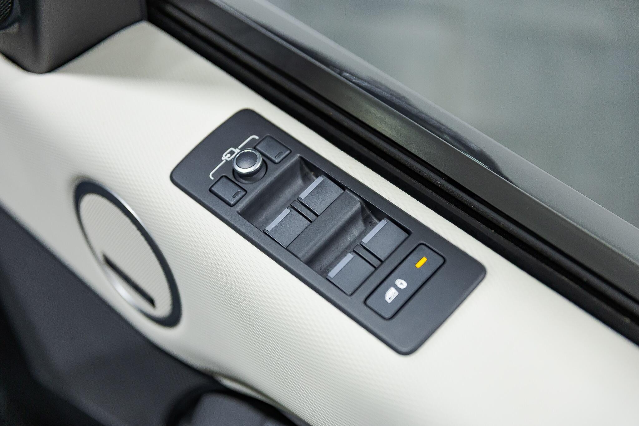 Land Rover Discovery - Image 40