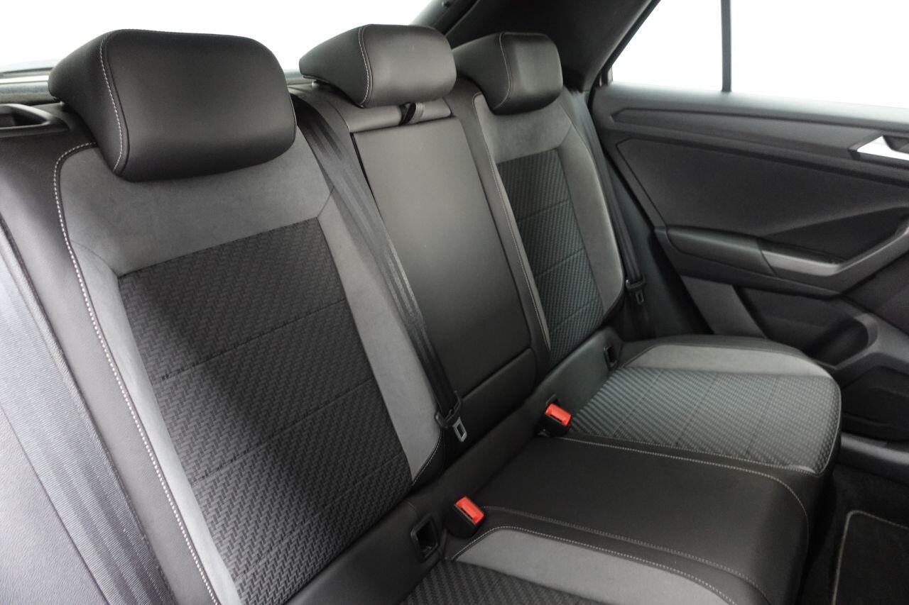 Volkswagen T-Roc - Image 20