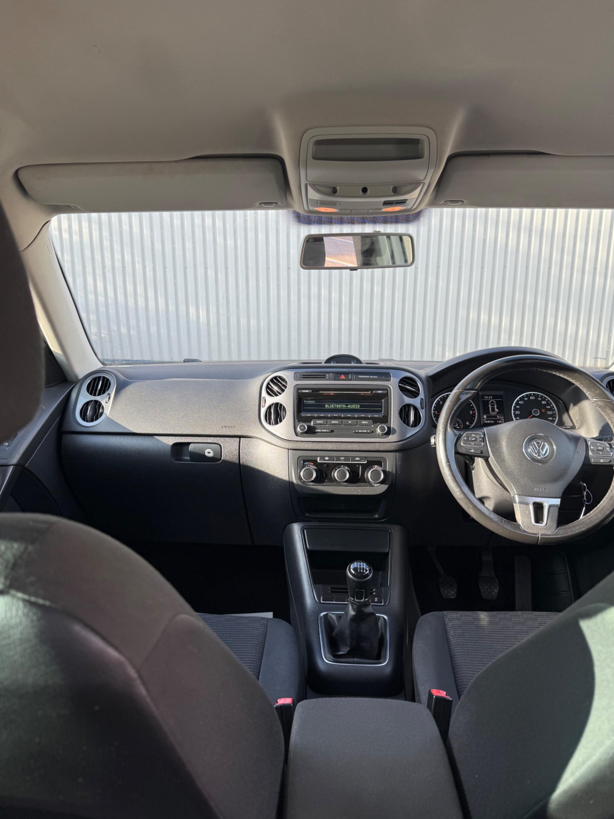 Volkswagen Tiguan - Image 27