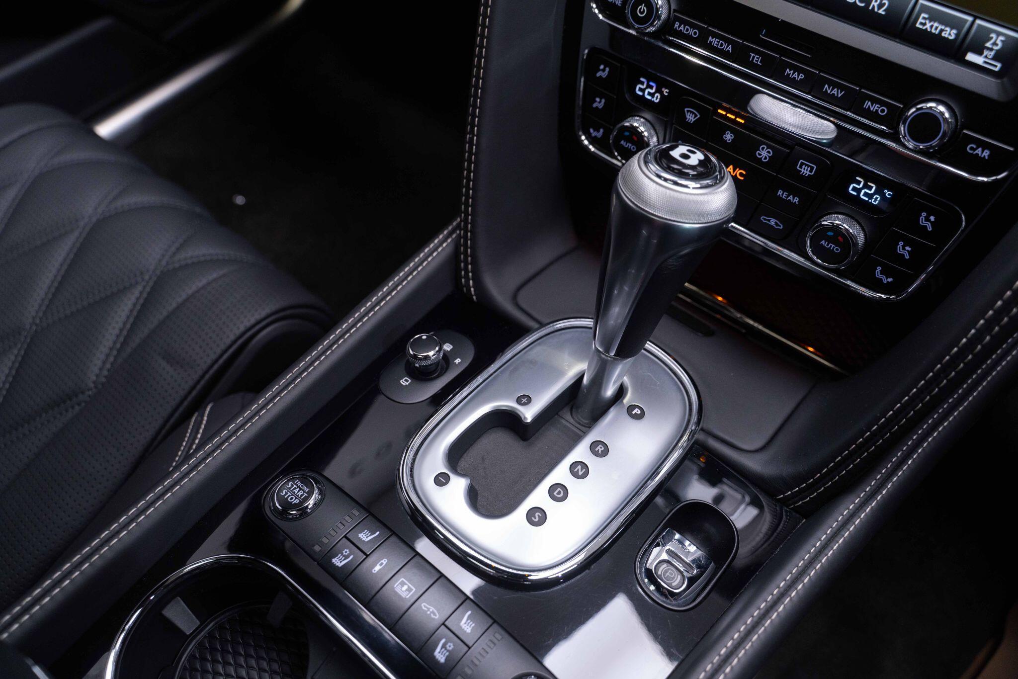 Bentley Flying Spur - Image 20