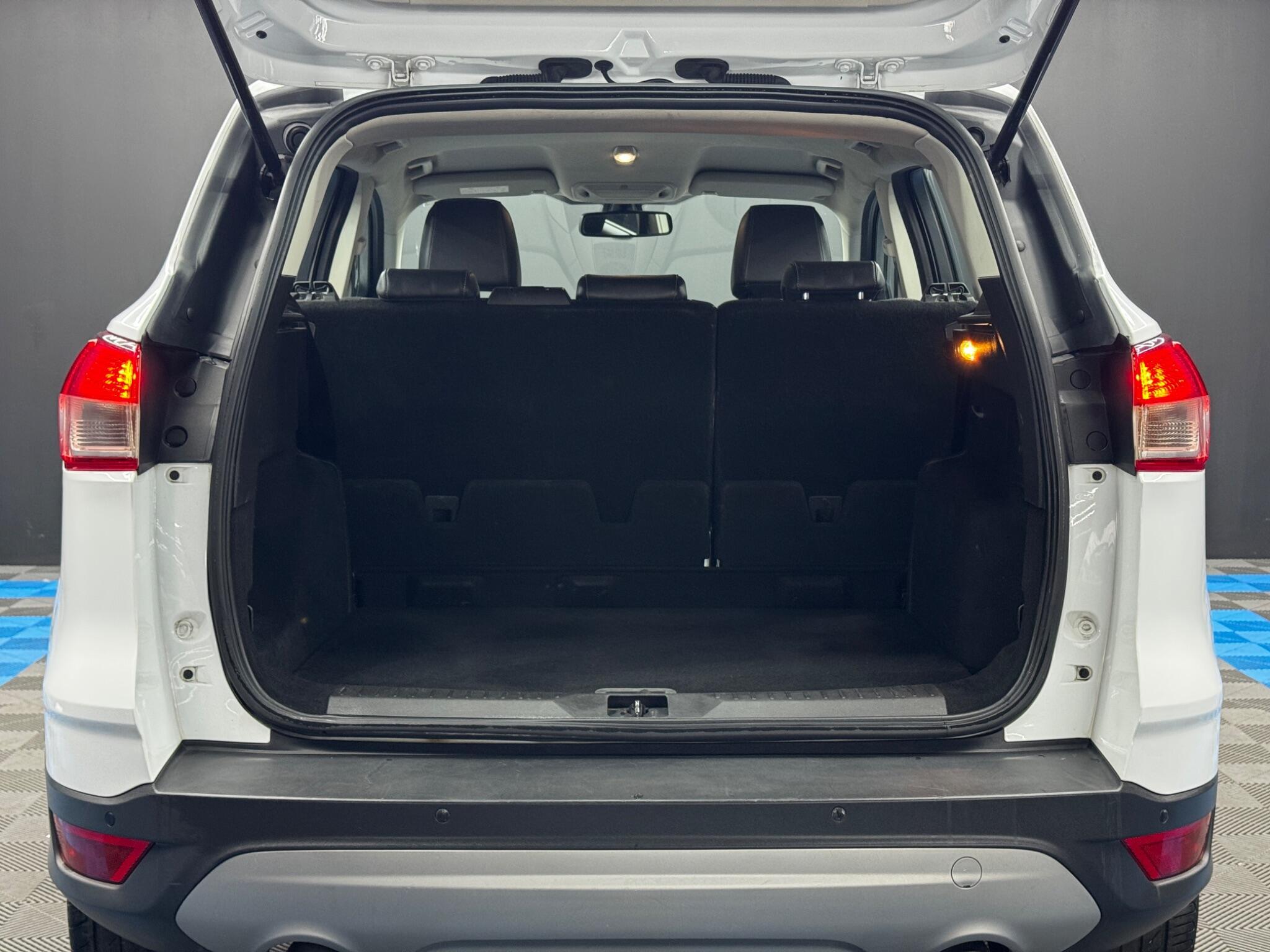 Ford Kuga - Image 35