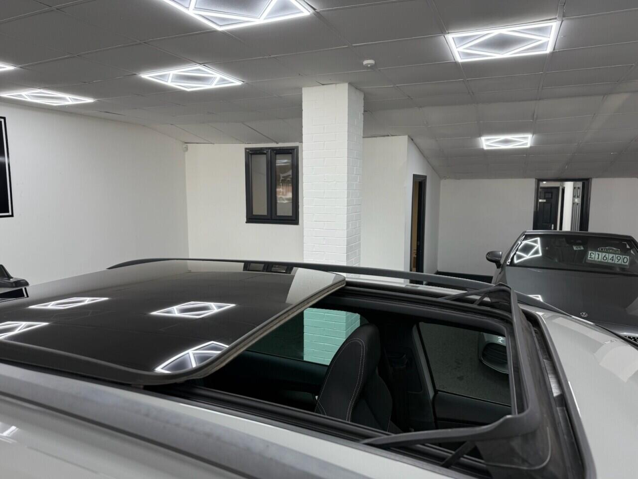 Skoda Karoq - Image 18