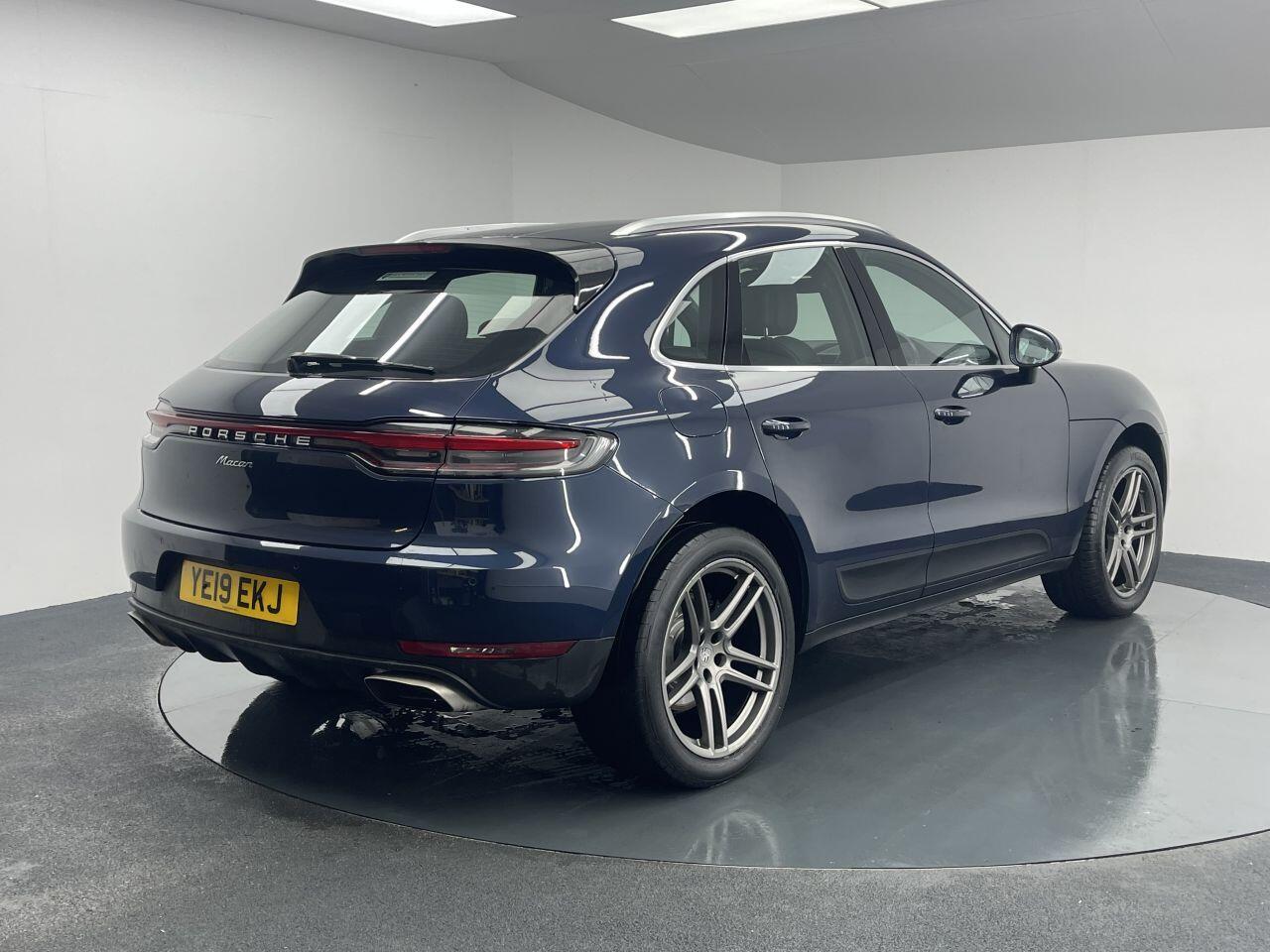 Porsche Macan - Image 27