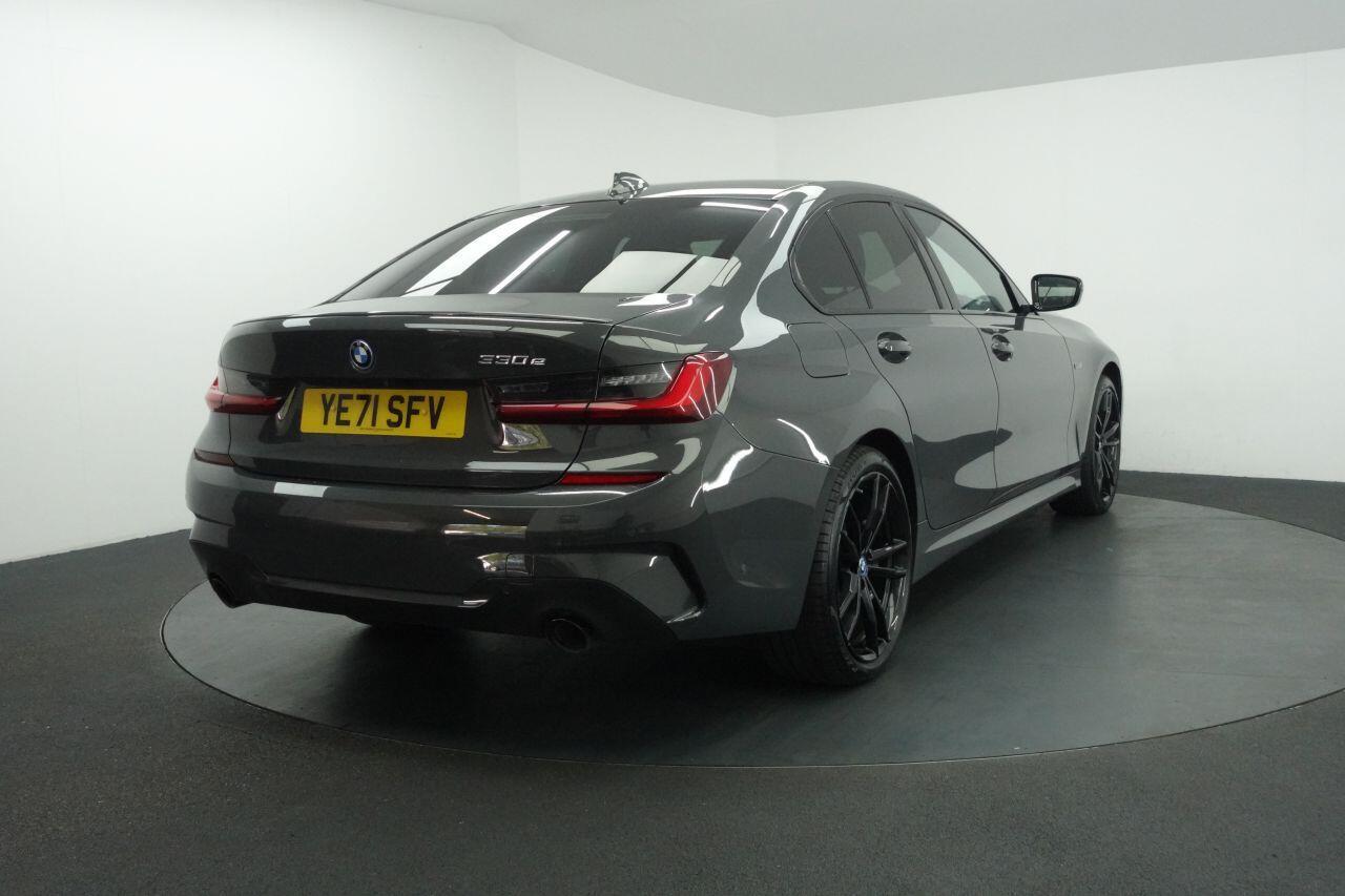 BMW 3 Series - Image 11