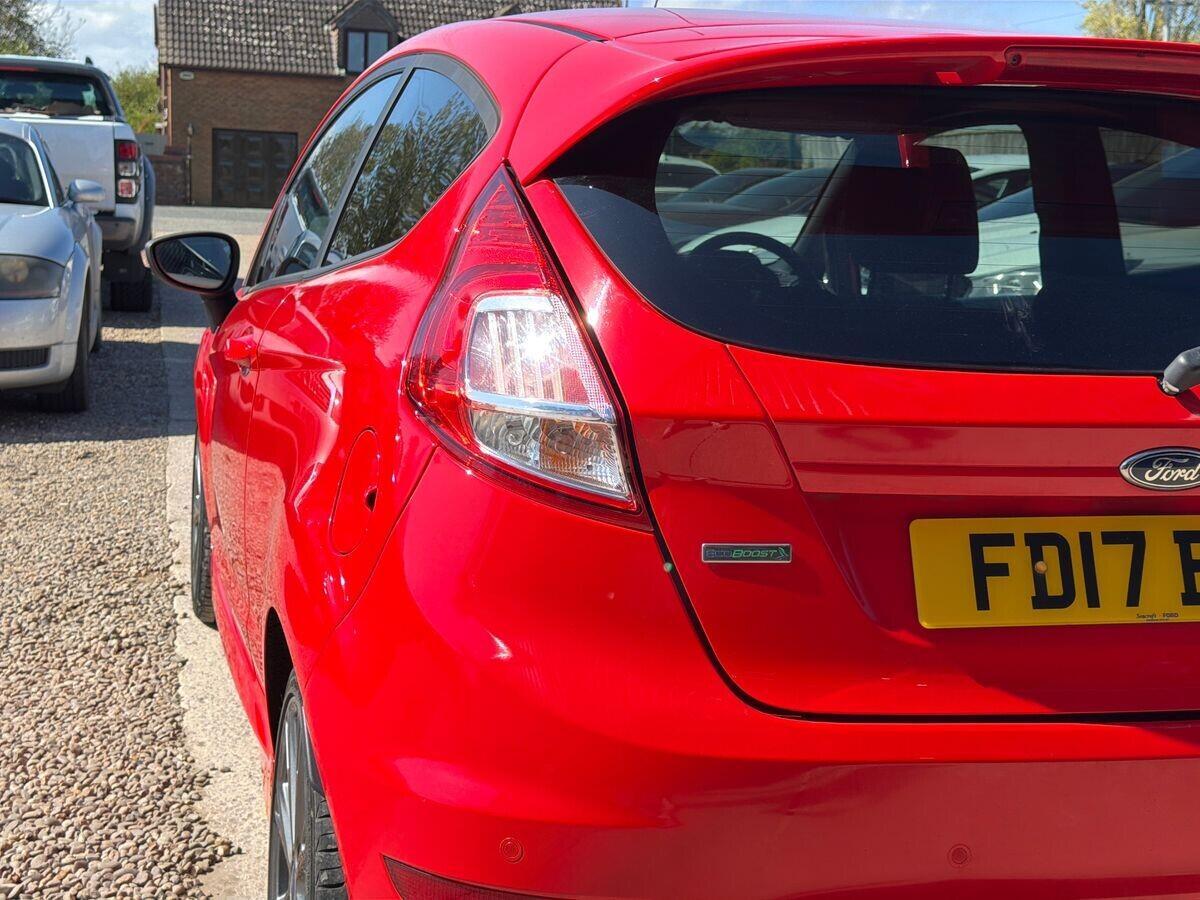 Ford Fiesta - Image 12