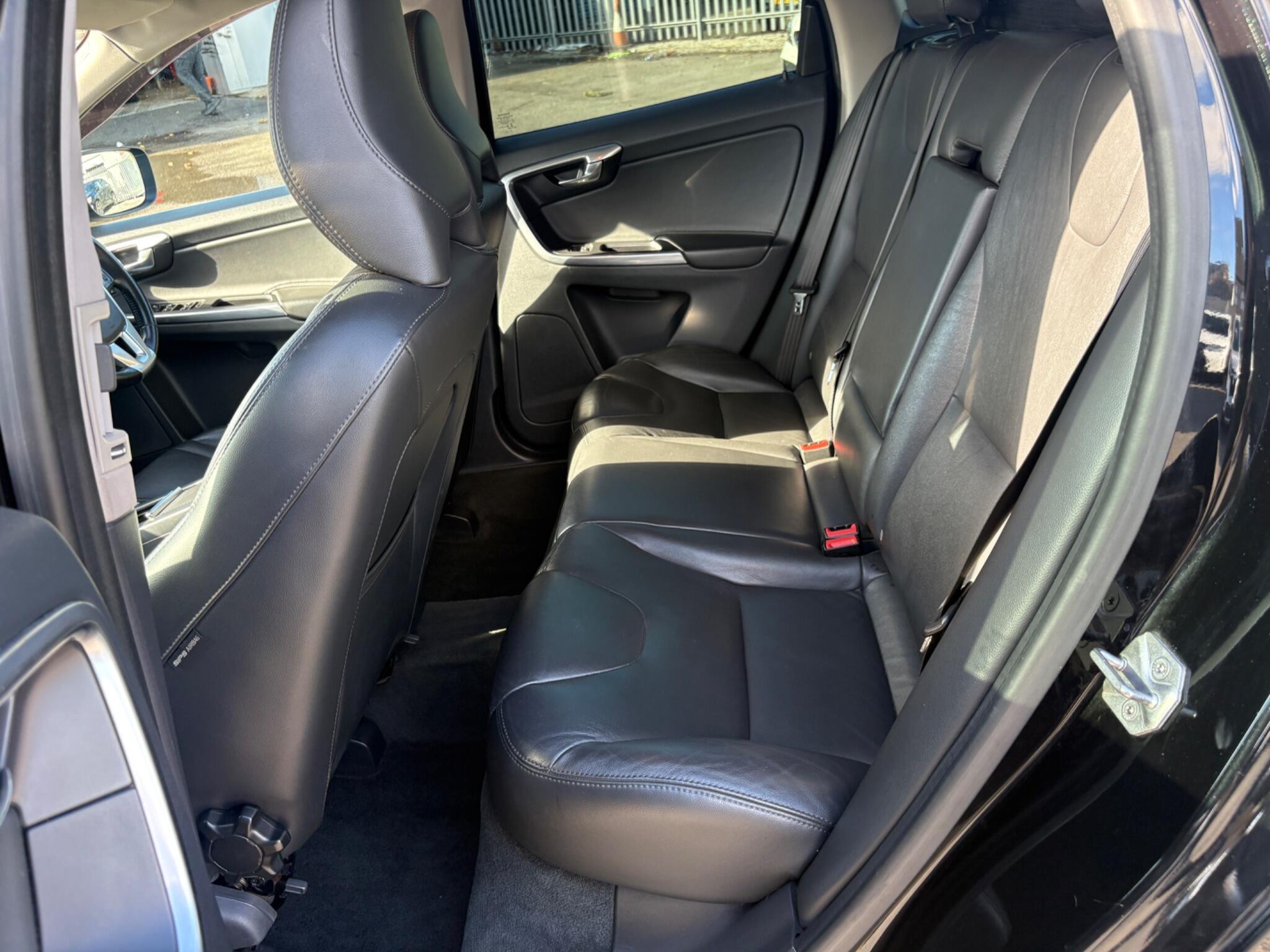 Volvo XC60 - Image 13