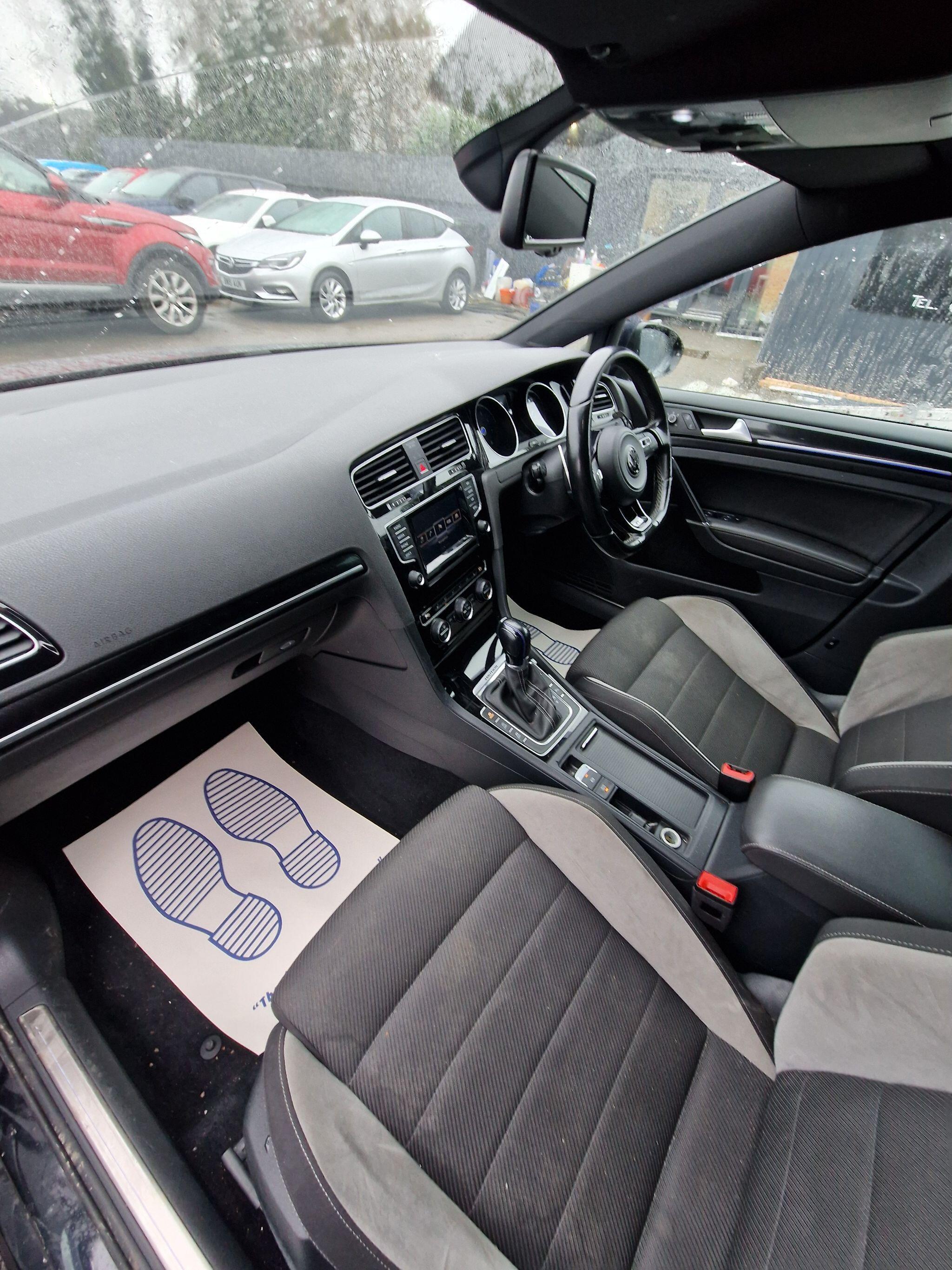 Volkswagen Golf - Image 33