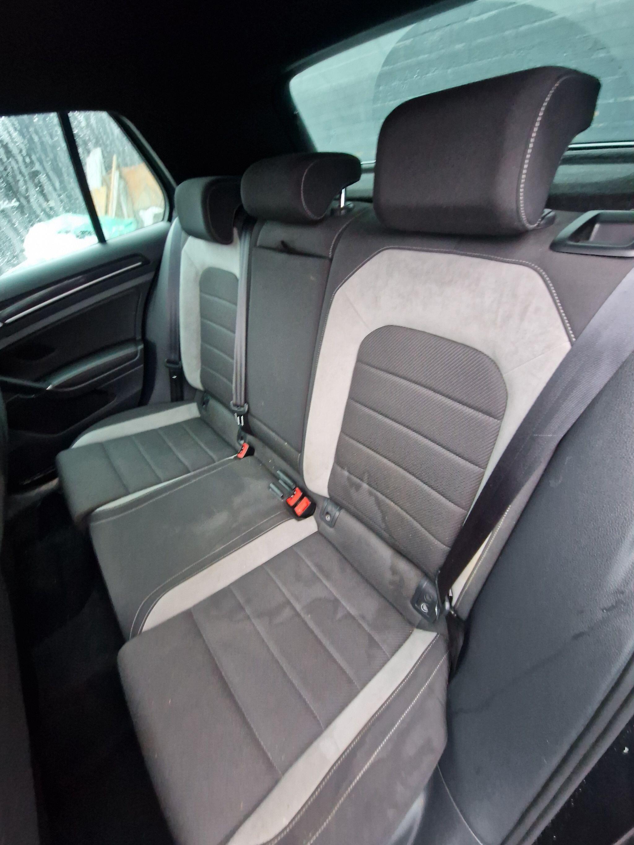 Volkswagen Golf - Image 37