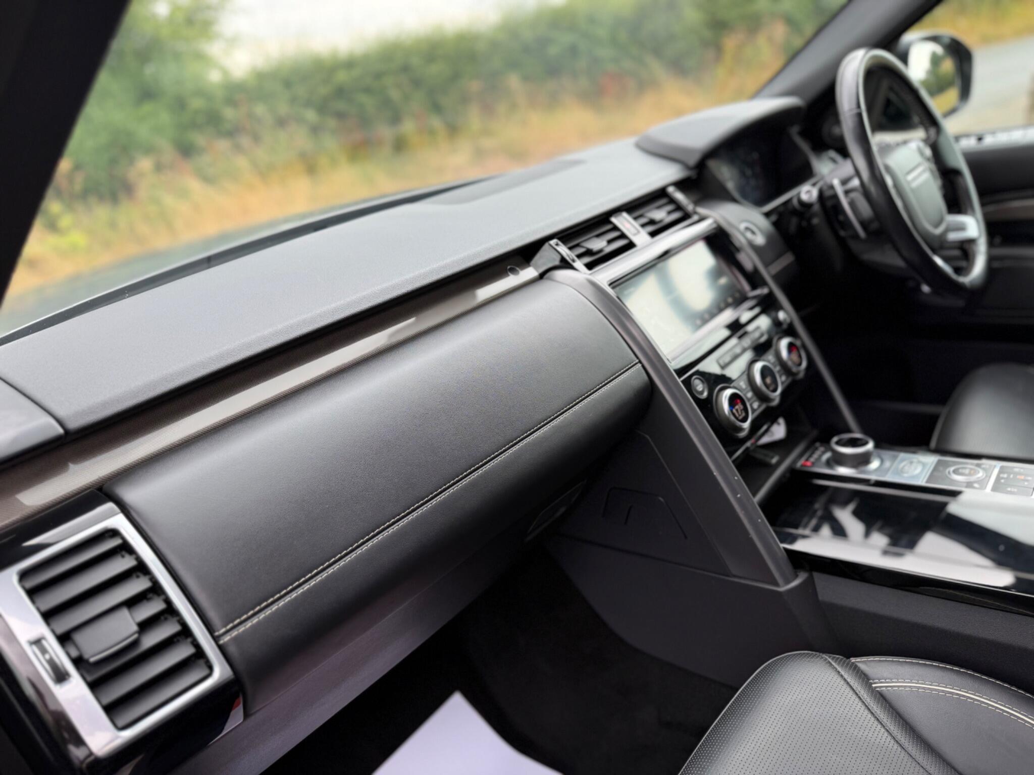 Land Rover Discovery - Image 16