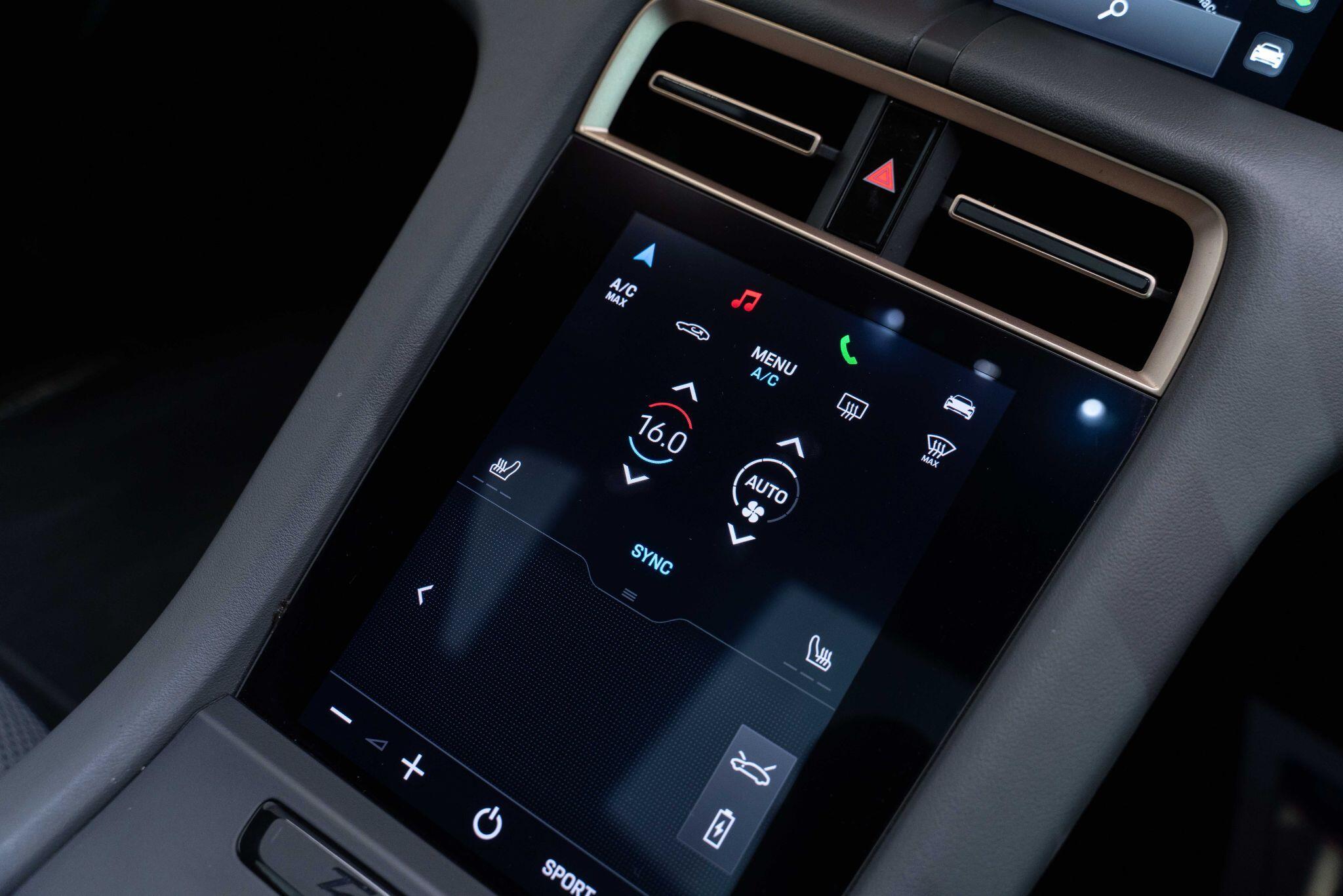 Porsche Taycan - Image 34