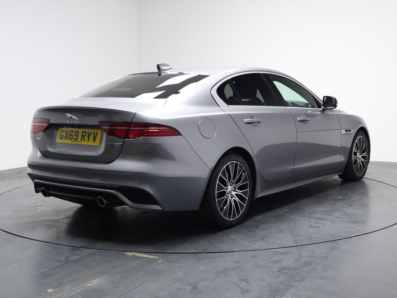 Jaguar XE - Image 12