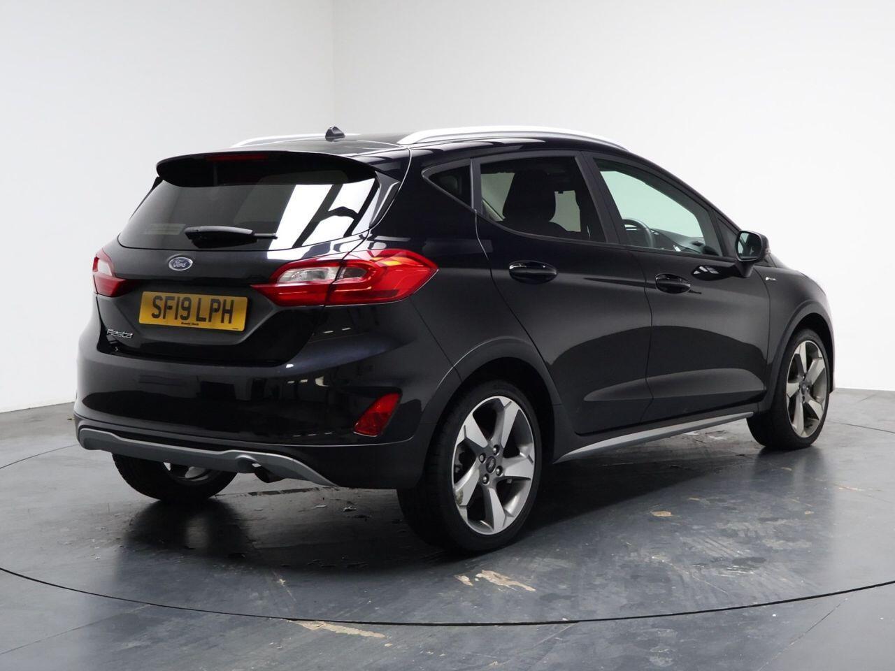 Ford Fiesta - Image 12