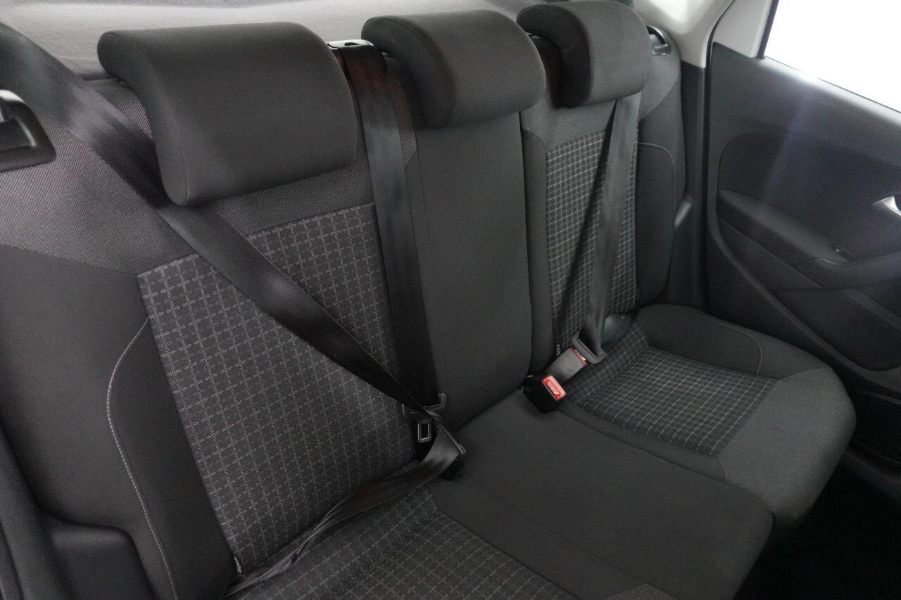 Volkswagen Polo - Image 18