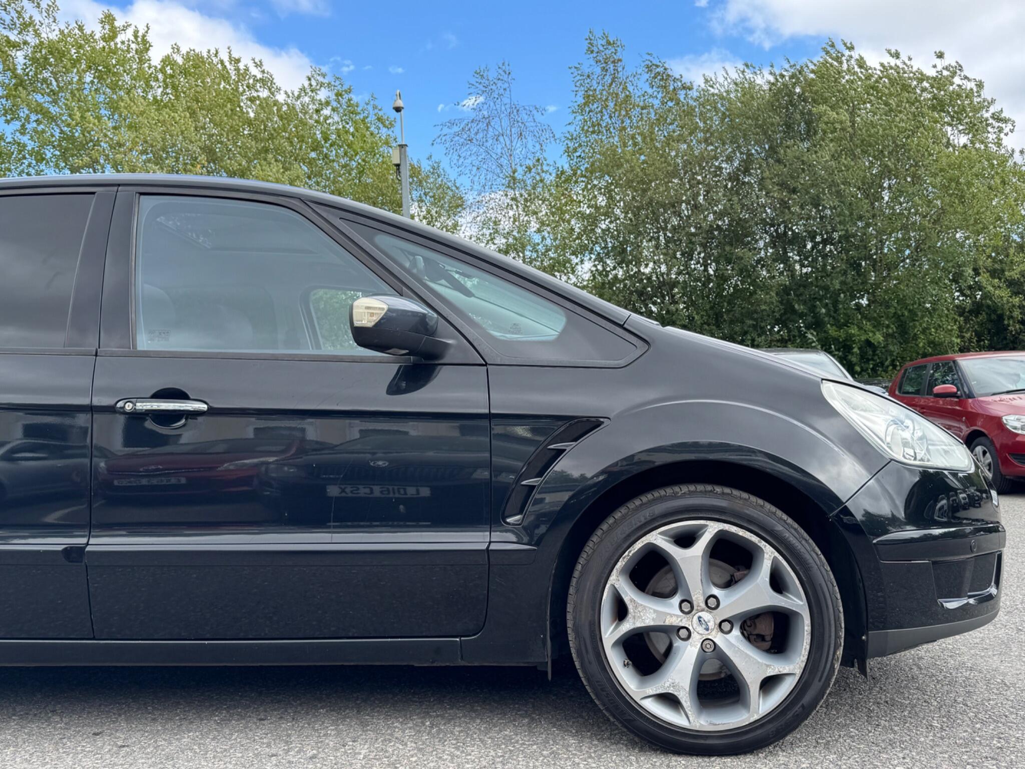 Ford S-MAX - Image 17