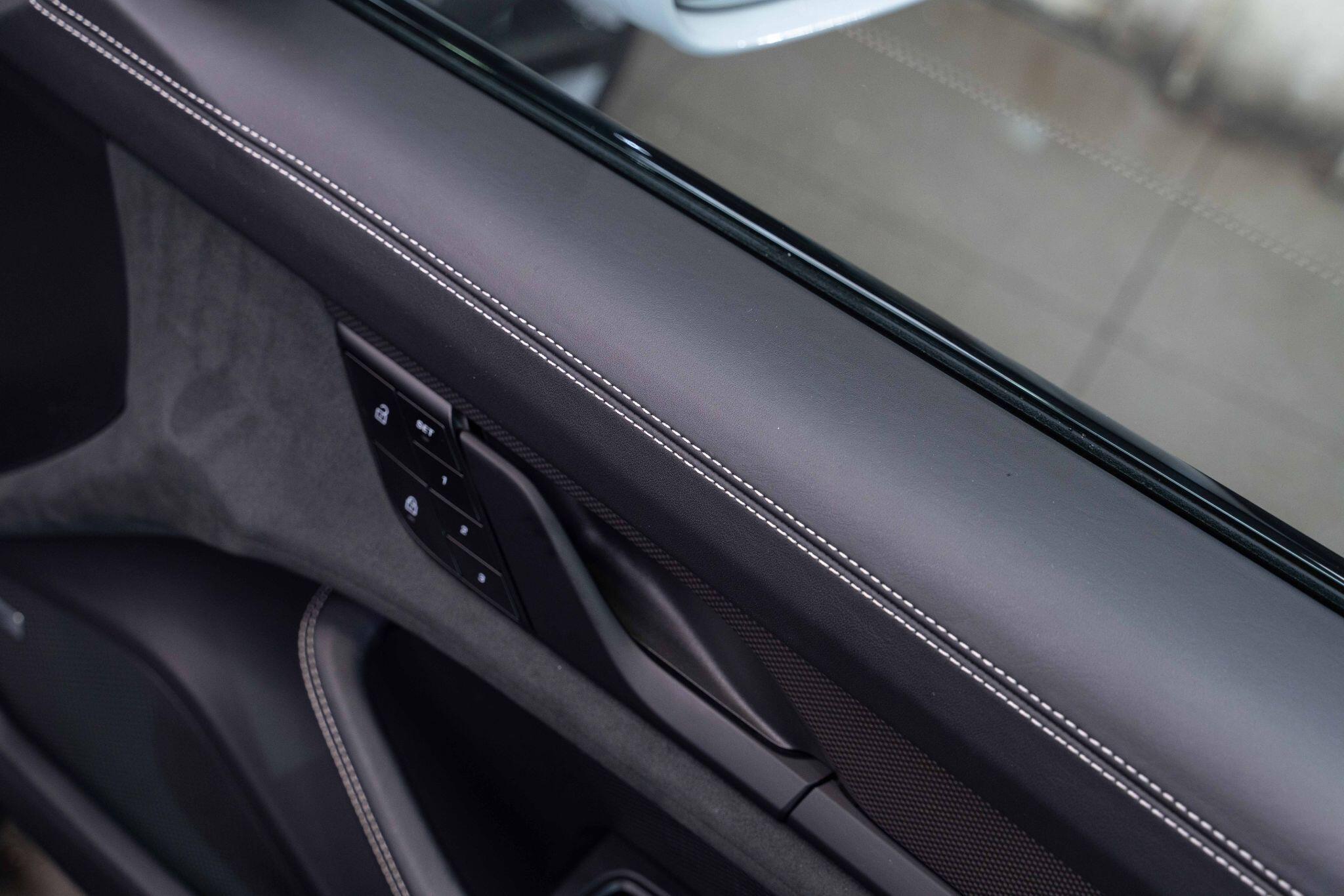 Porsche Taycan - Image 36