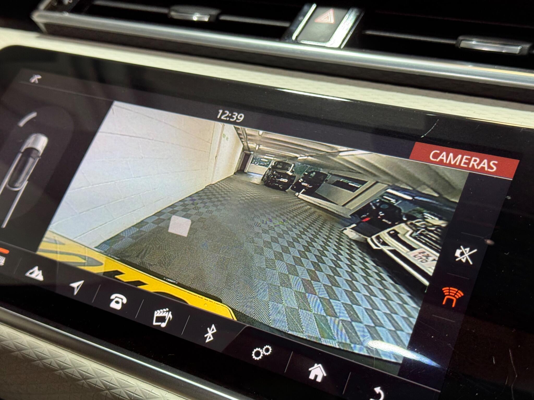 Land Rover Range Rover Velar - Image 13