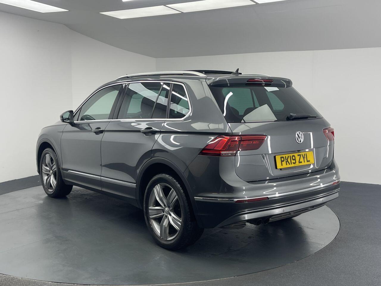 Volkswagen Tiguan - Image 8