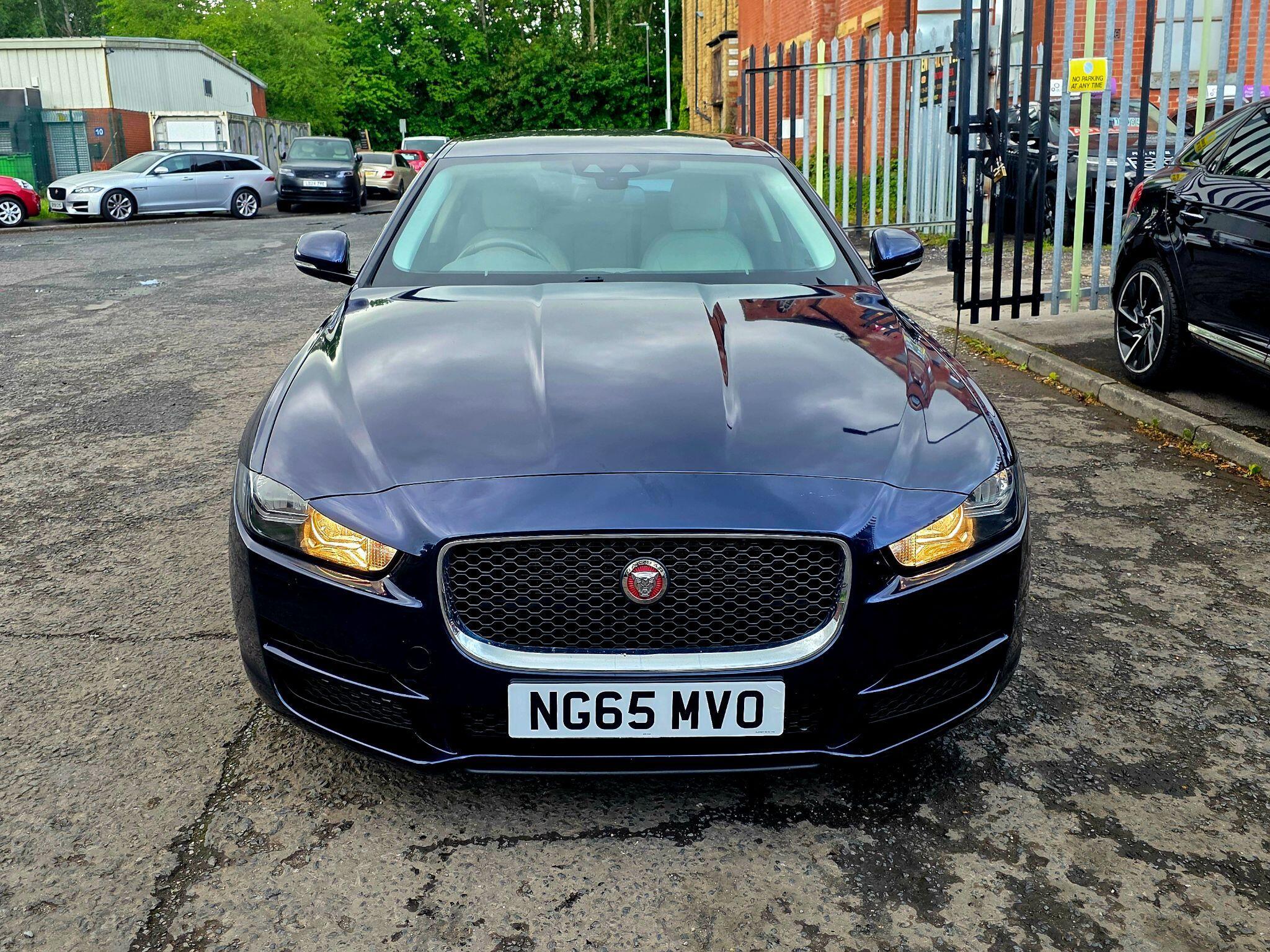 Jaguar XE - Image 2