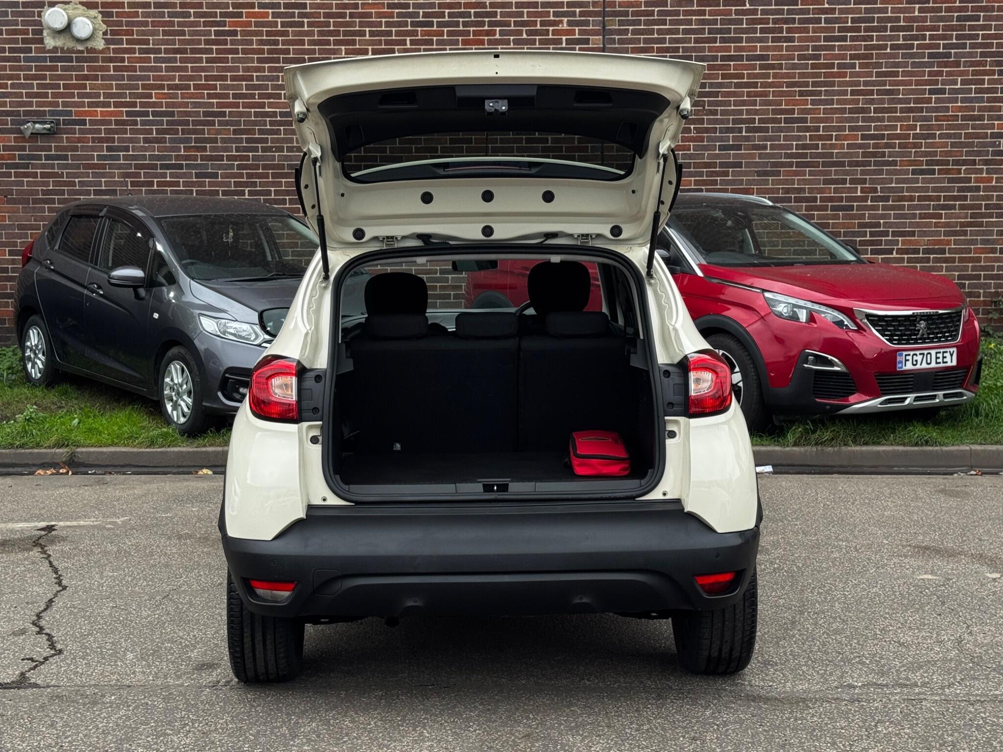 Renault Captur - Image 19