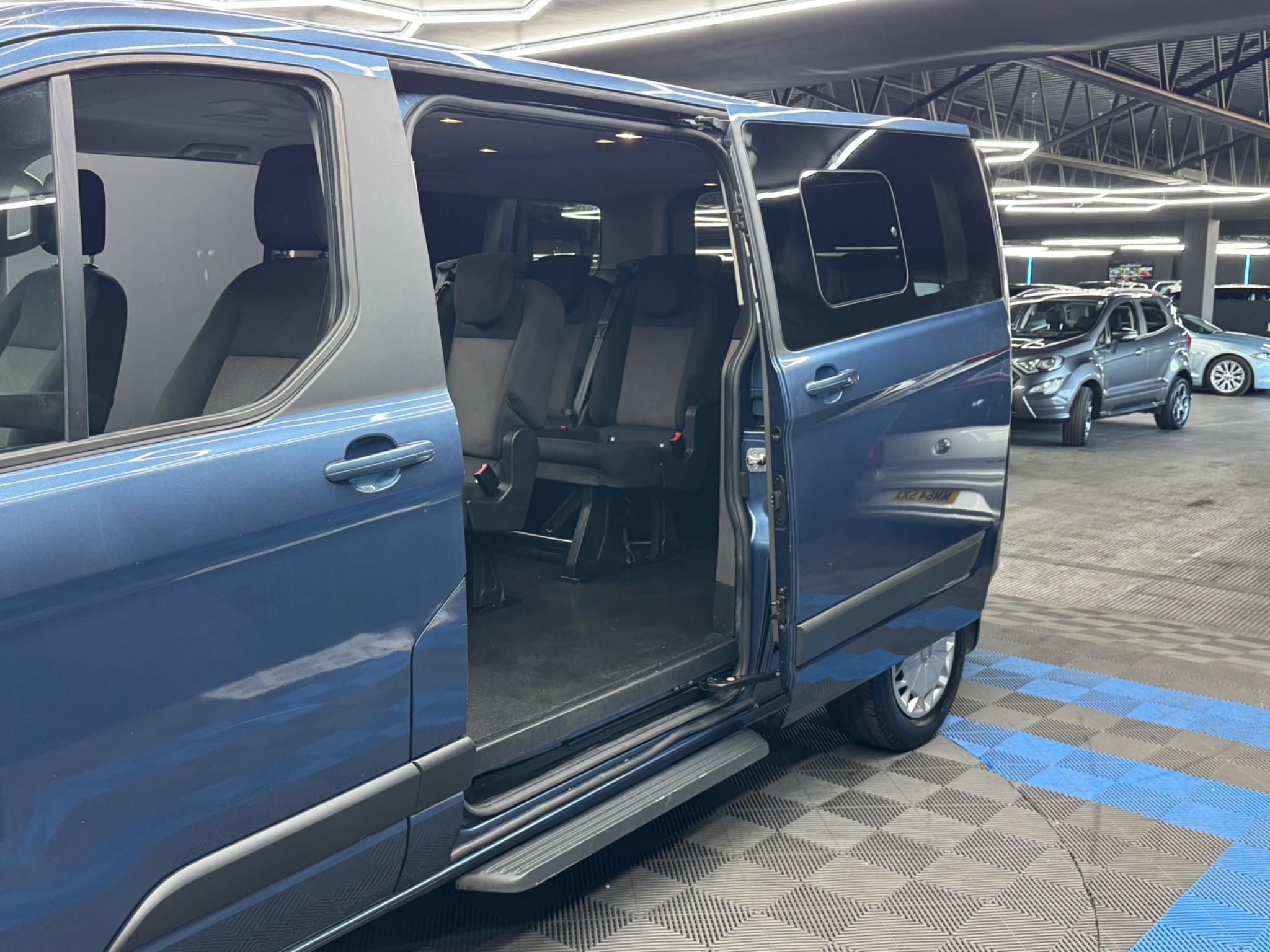 Ford TOURNEO CUSTOM - Image 42