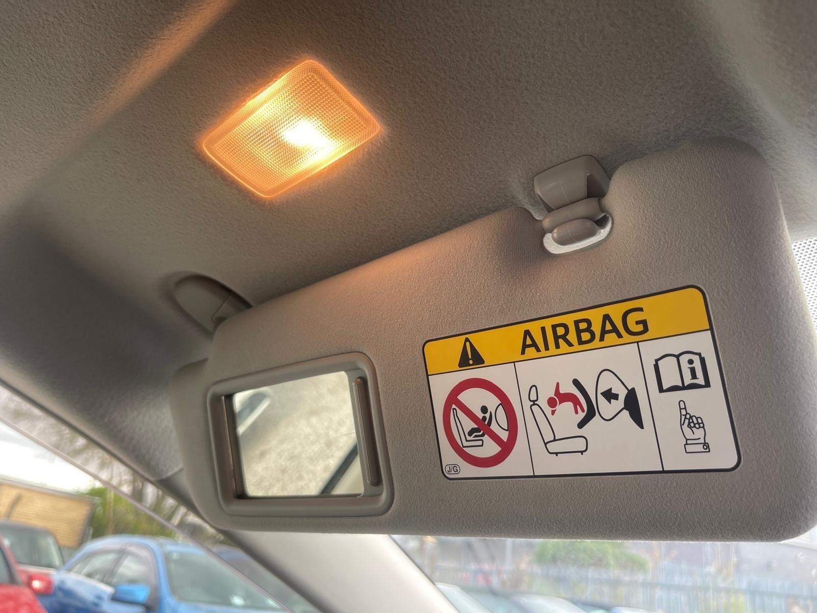 Toyota Prius - Image 26