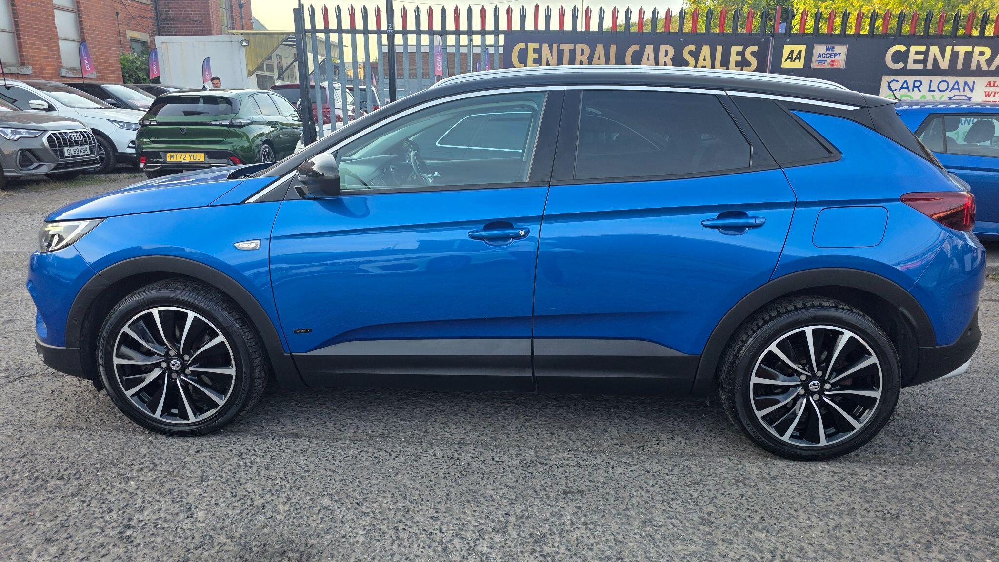 Vauxhall Grandland X - Image 16