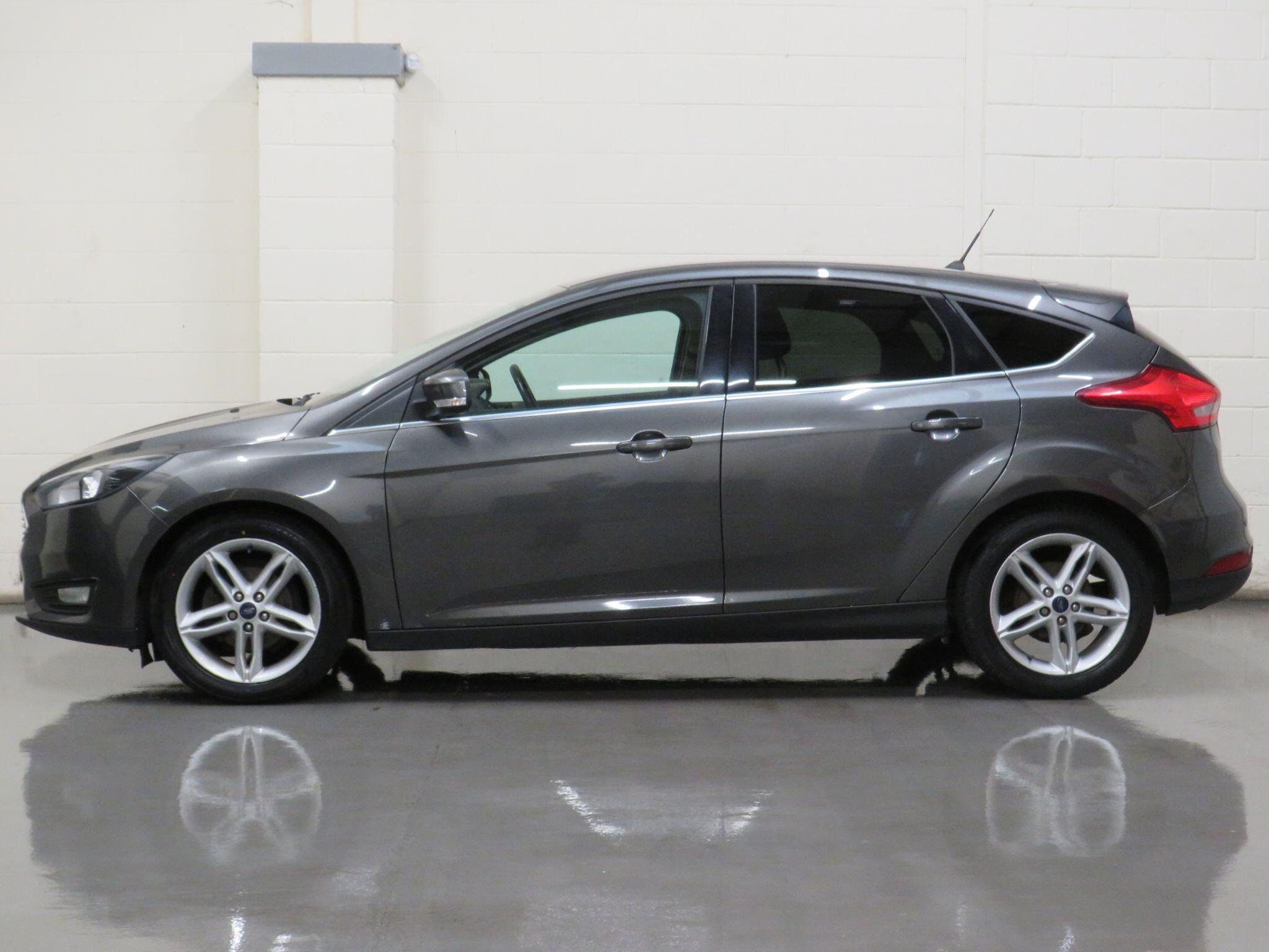 Ford Focus - Image 6