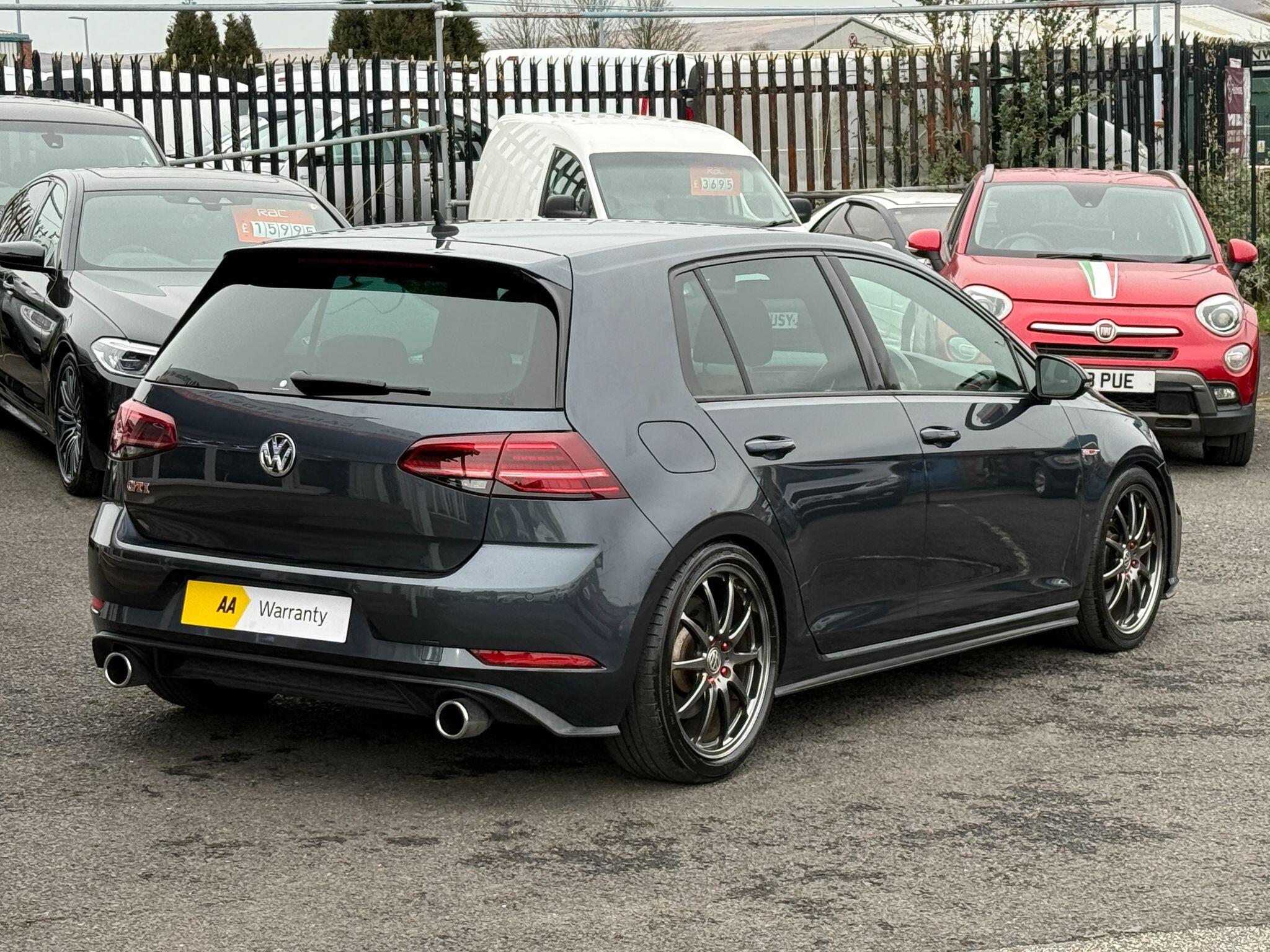Volkswagen Golf - Image 19