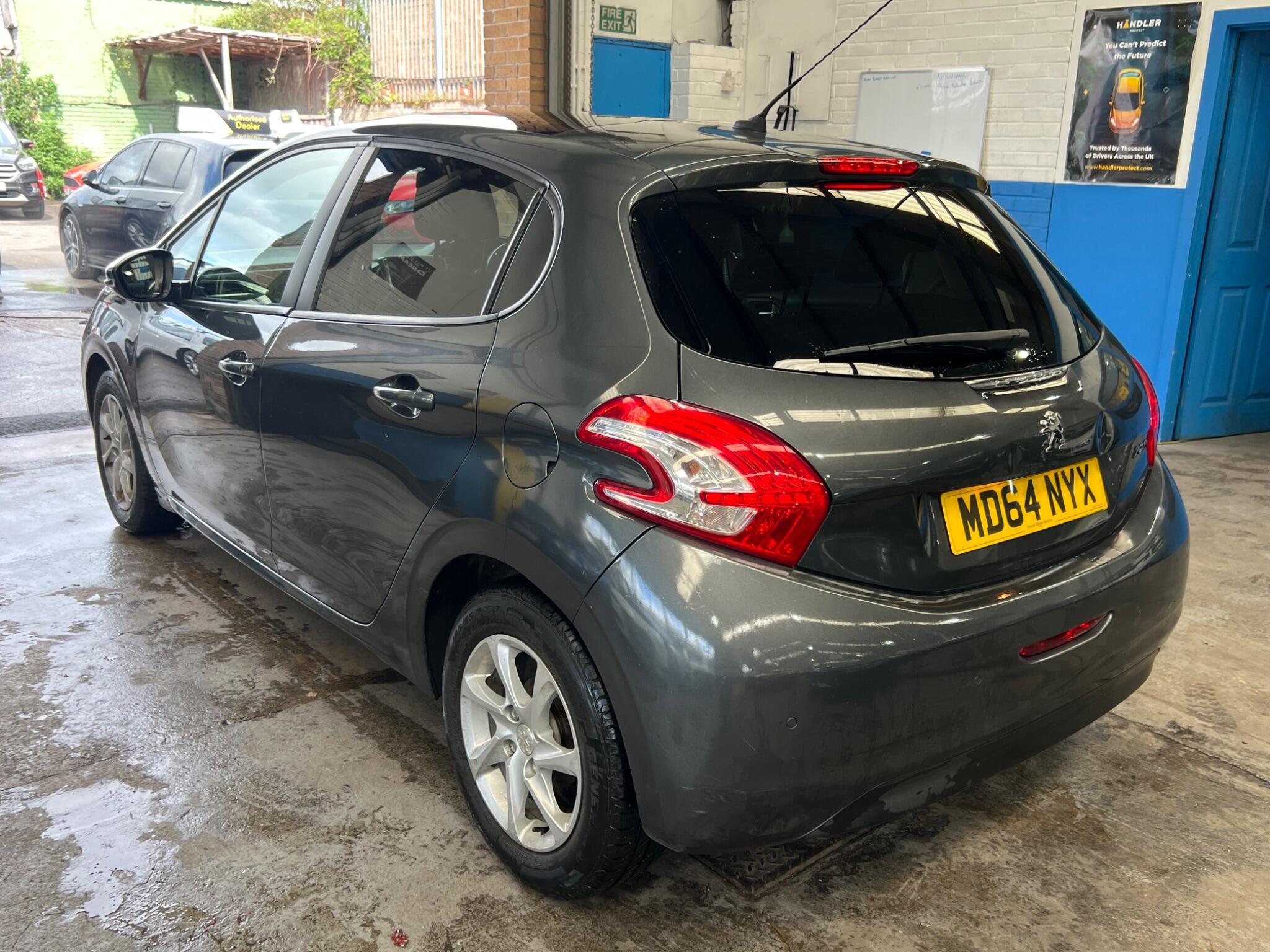 Peugeot 208 - Image 7