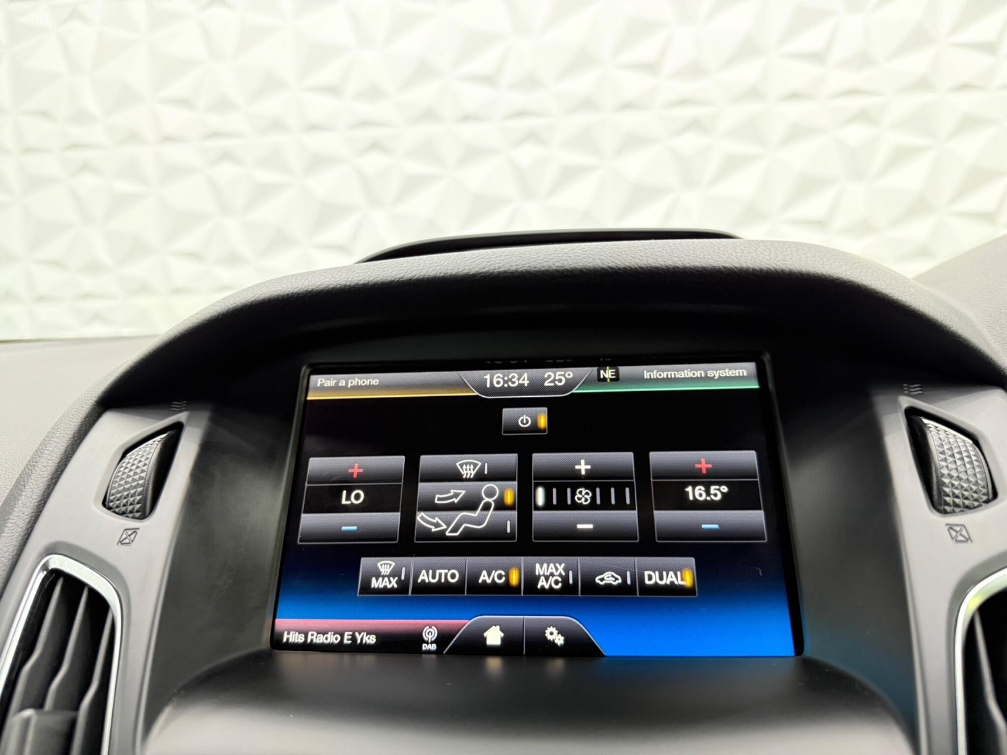 Ford Focus - Image 48