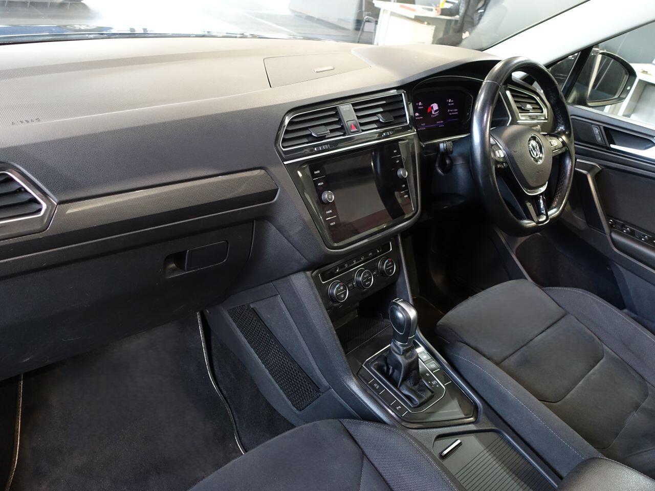 Volkswagen Tiguan - Image 17