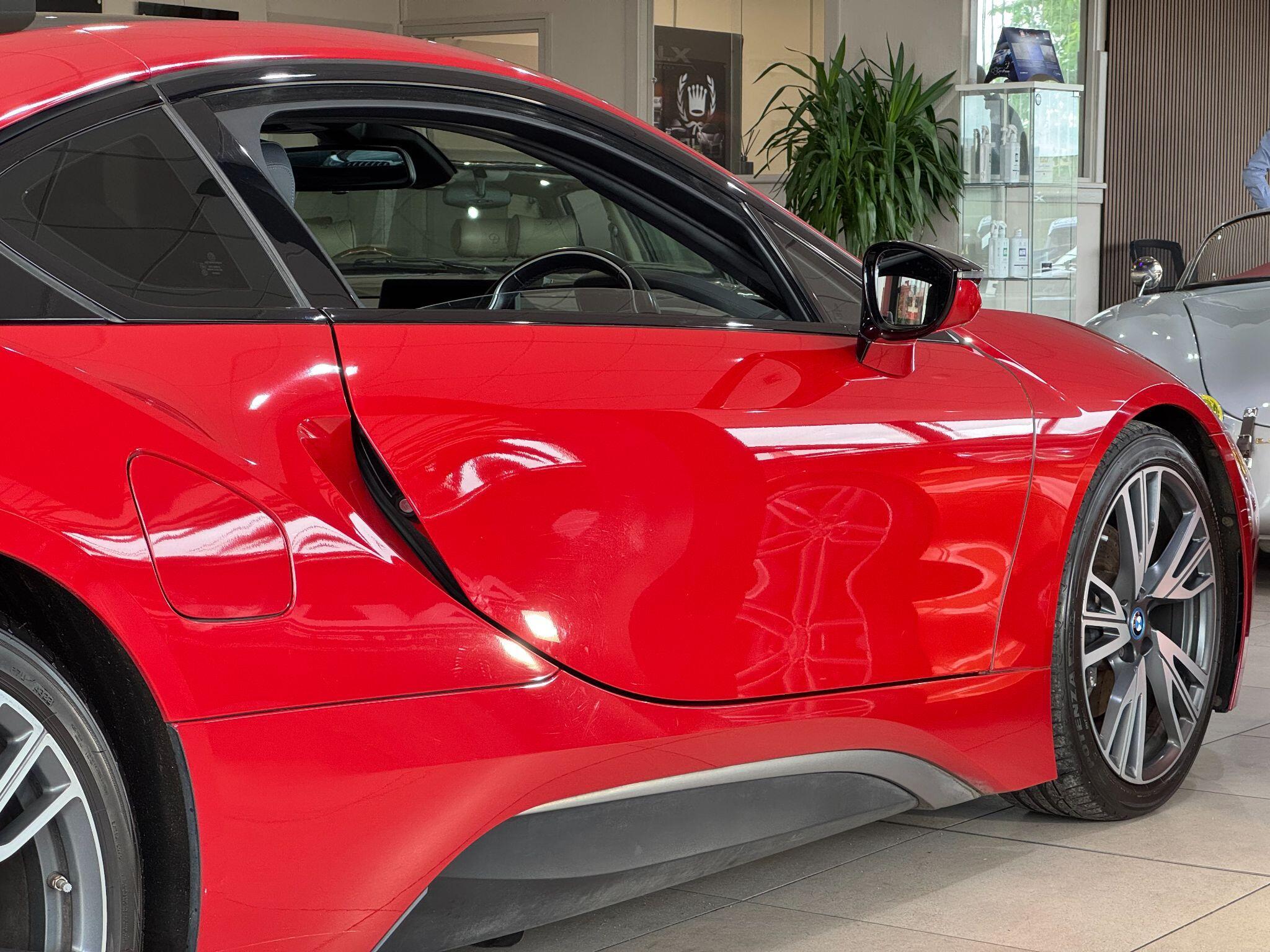 BMW i8 - Image 22
