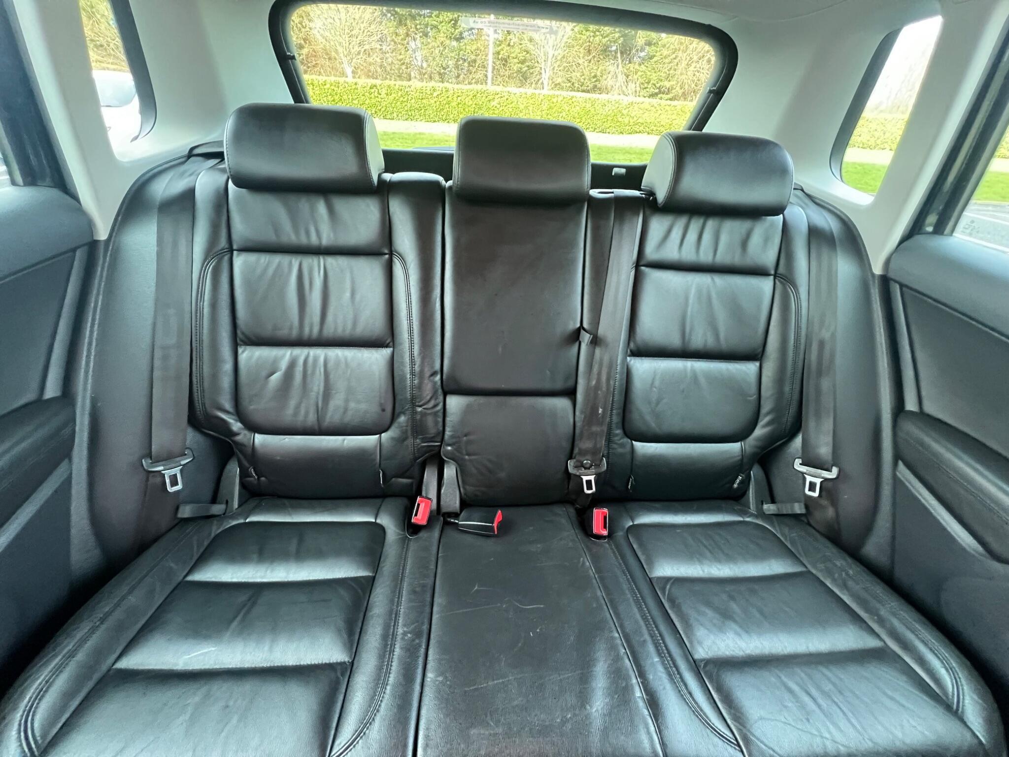 Volkswagen Tiguan - Image 23