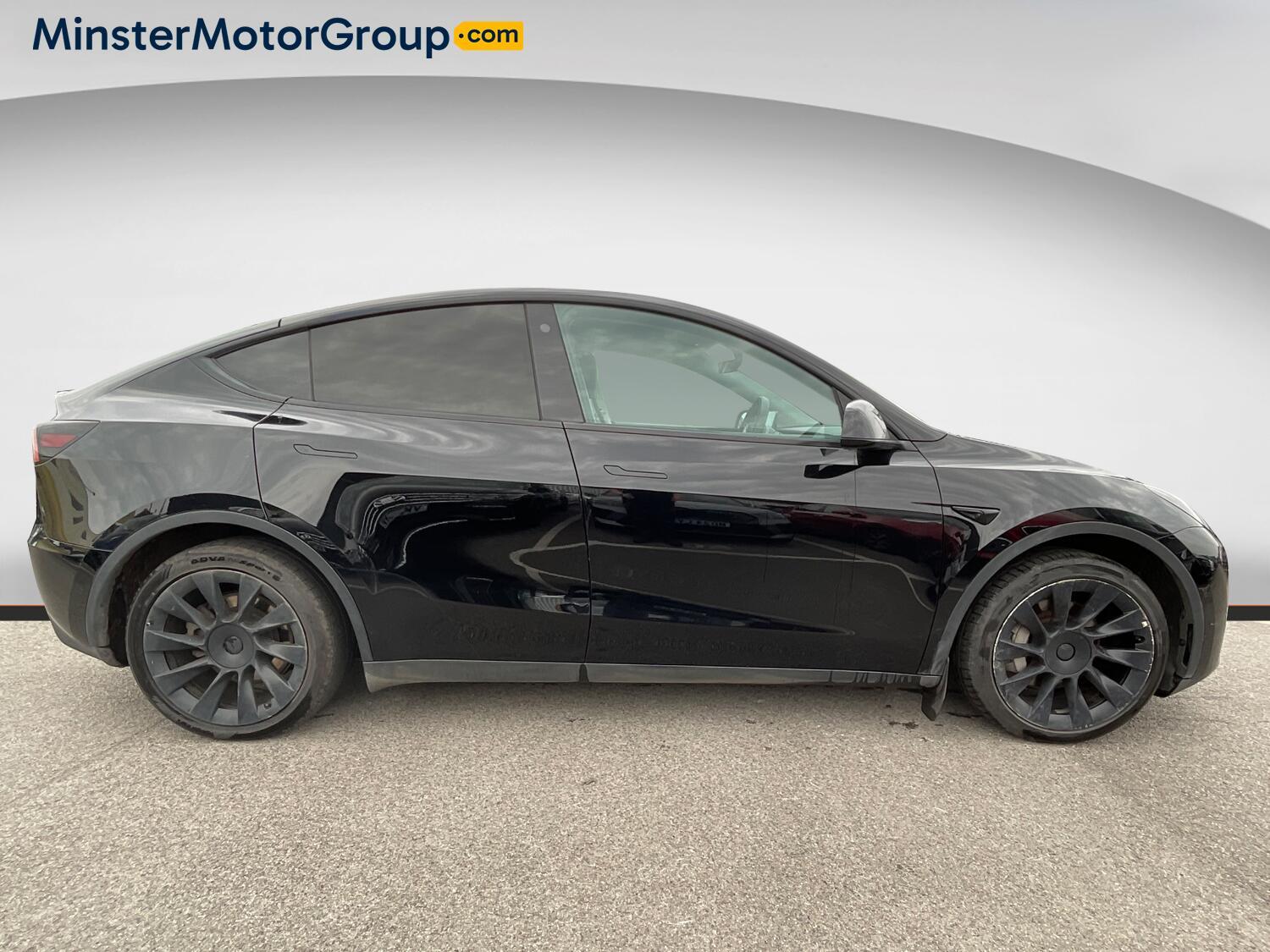 Tesla Model Y - Image 2