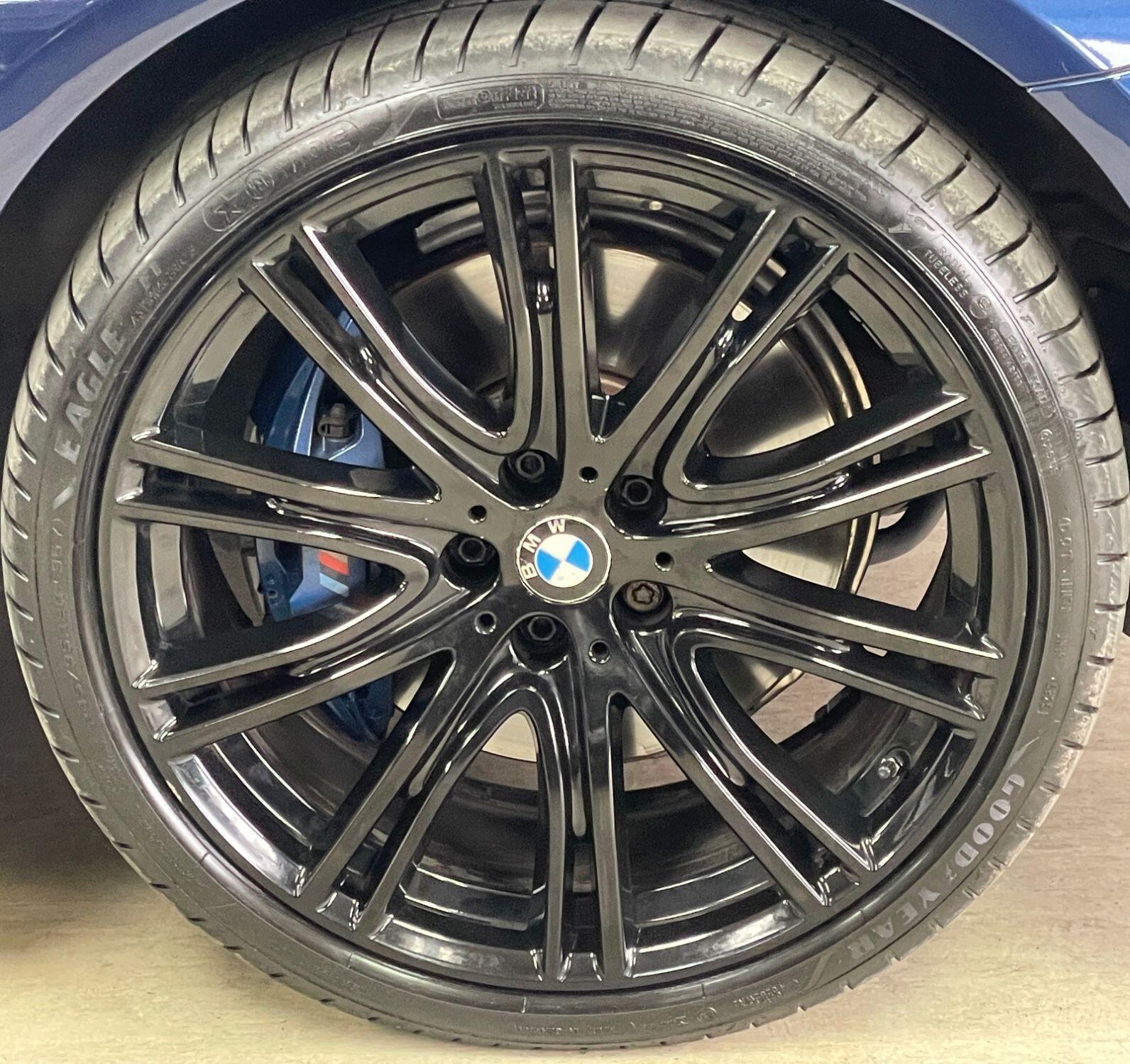 BMW 5 Series - Image 12