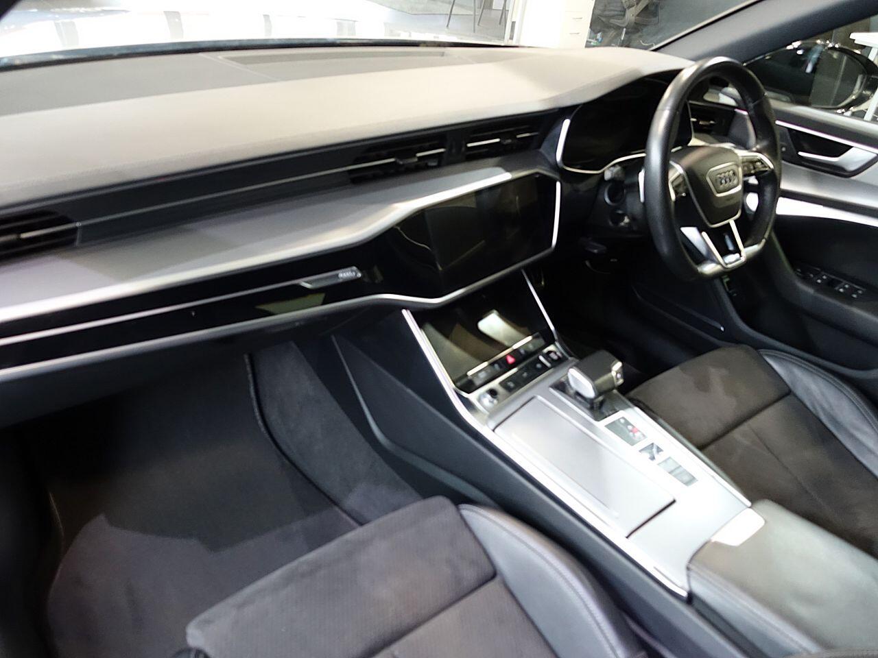 Audi A6 Saloon - Image 11