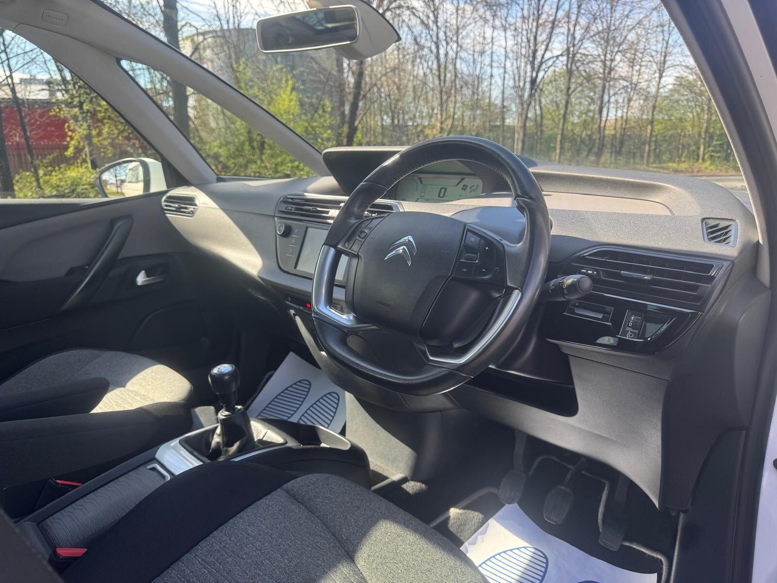 Citroen C4 Picasso - Image 19